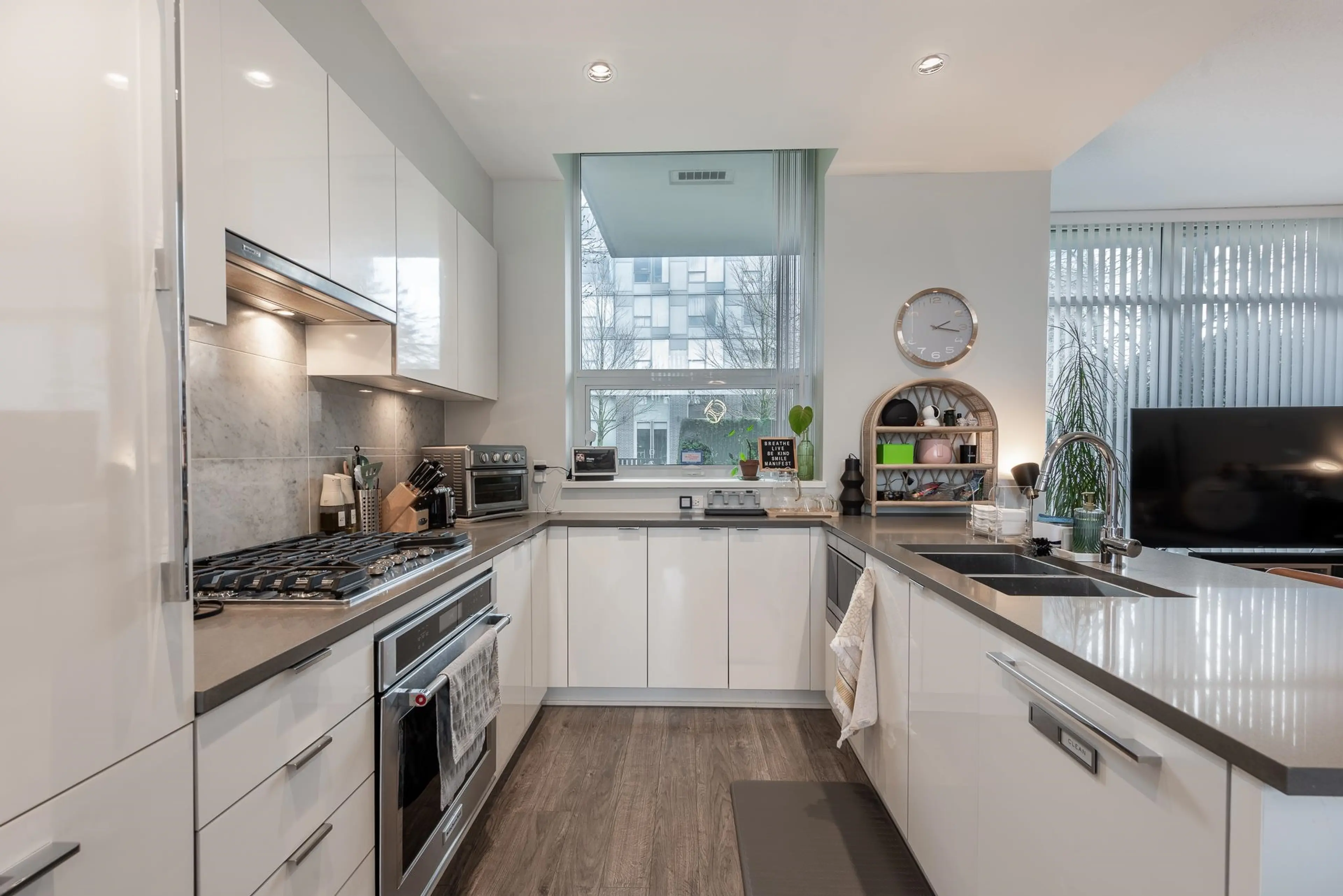 Property at 5822 PATTERSON AVENUE, Burnaby, BC