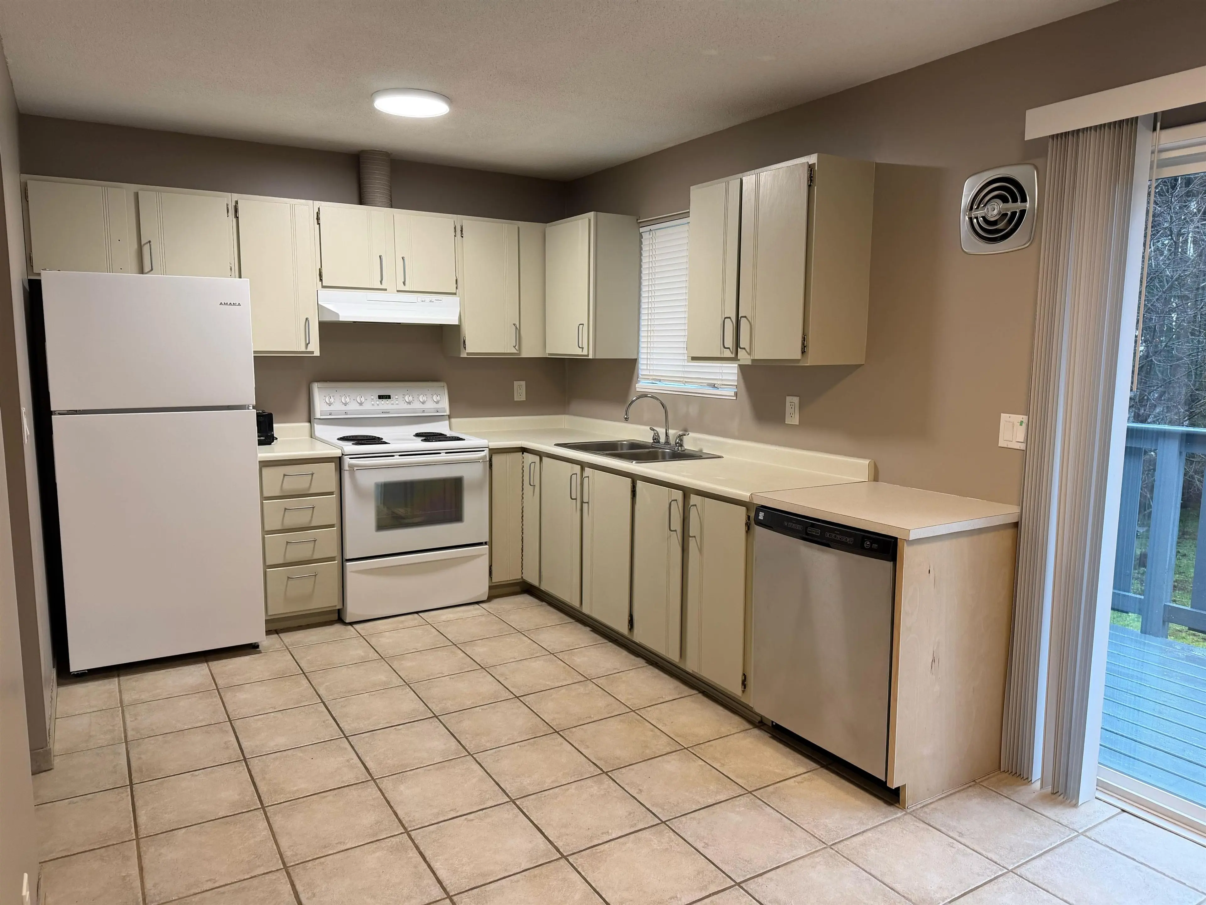 Property at 811 REED ROAD, Gibsons, BC