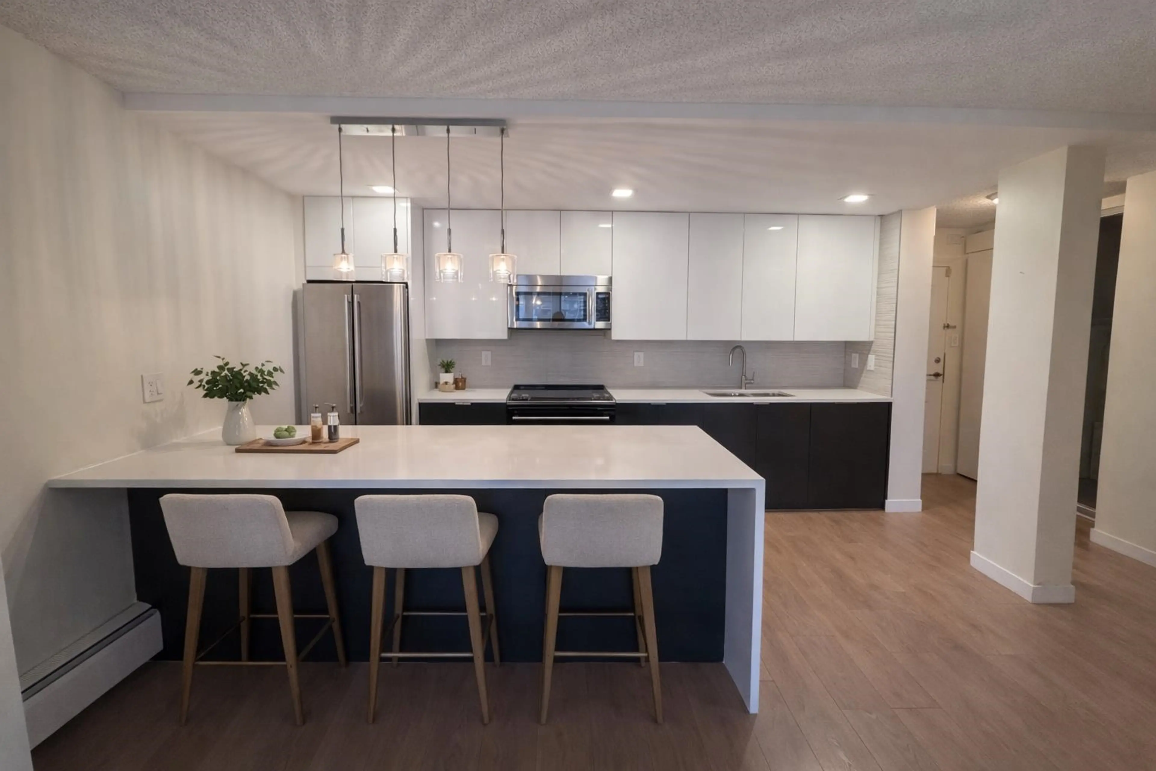 Property at #609 2016 FULLERTON AVENUE, North Vancouver, BC