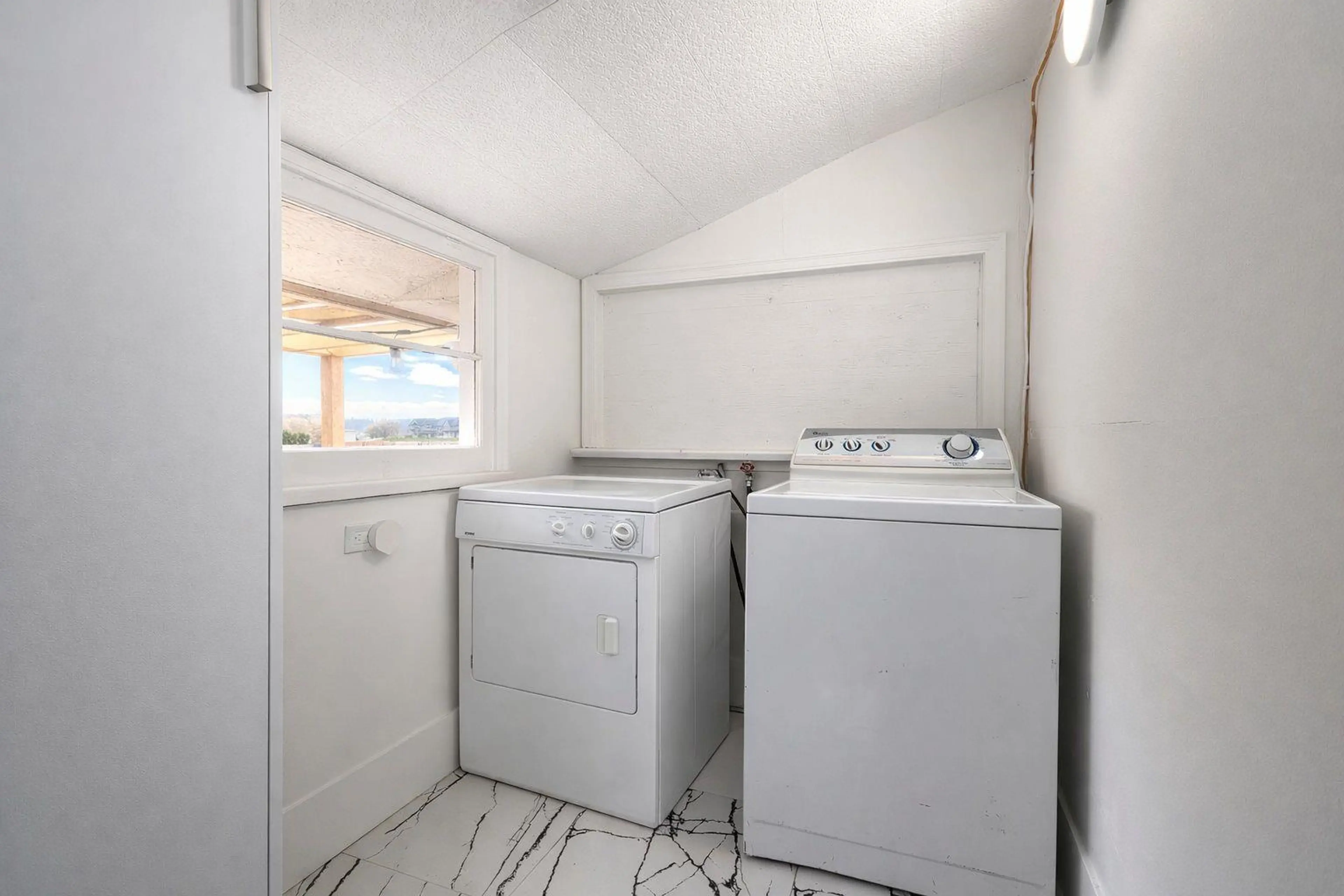 Property at 16952 40 AVENUE, Surrey, BC