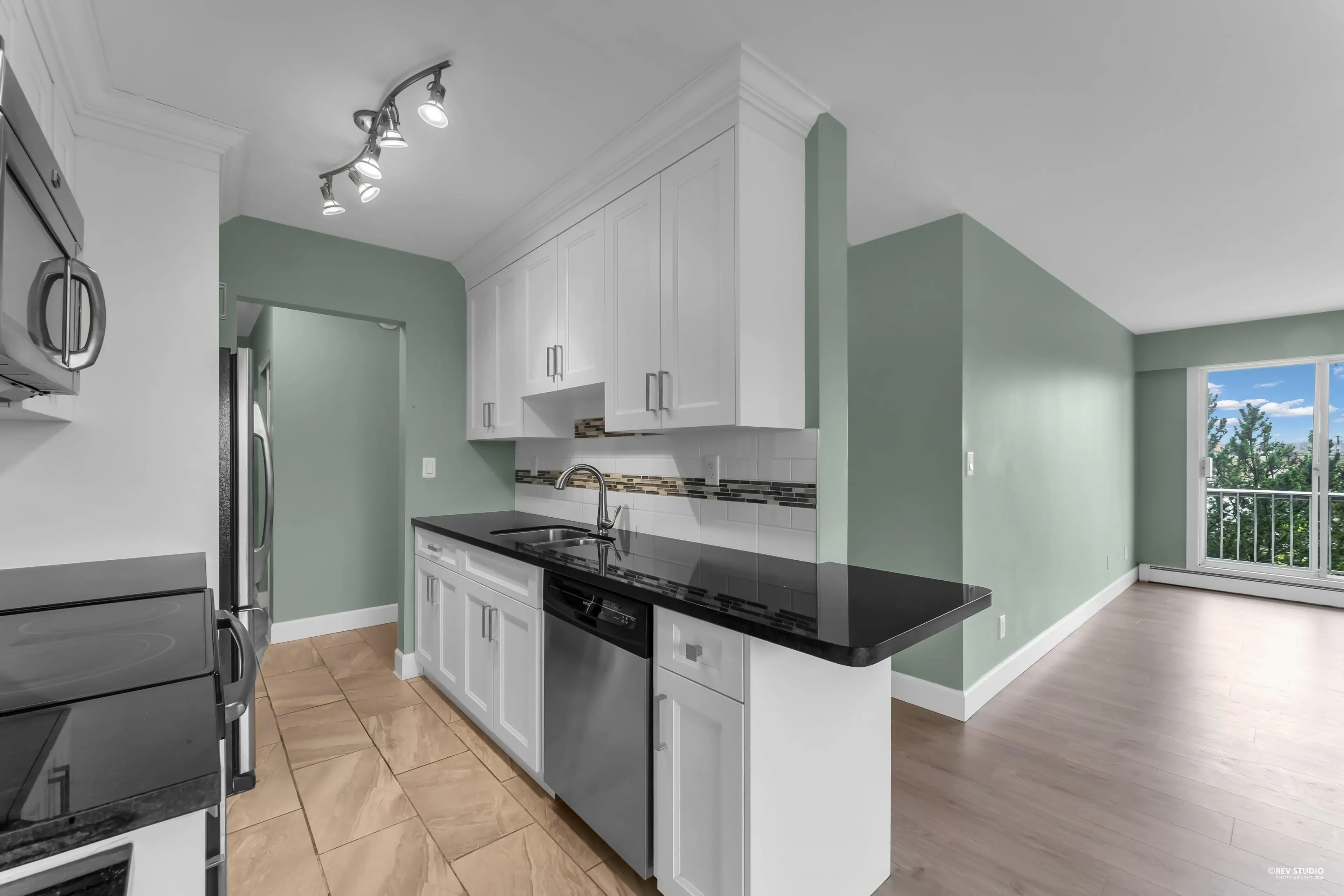 Property at #322 17707 57A AVENUE, Surrey, BC