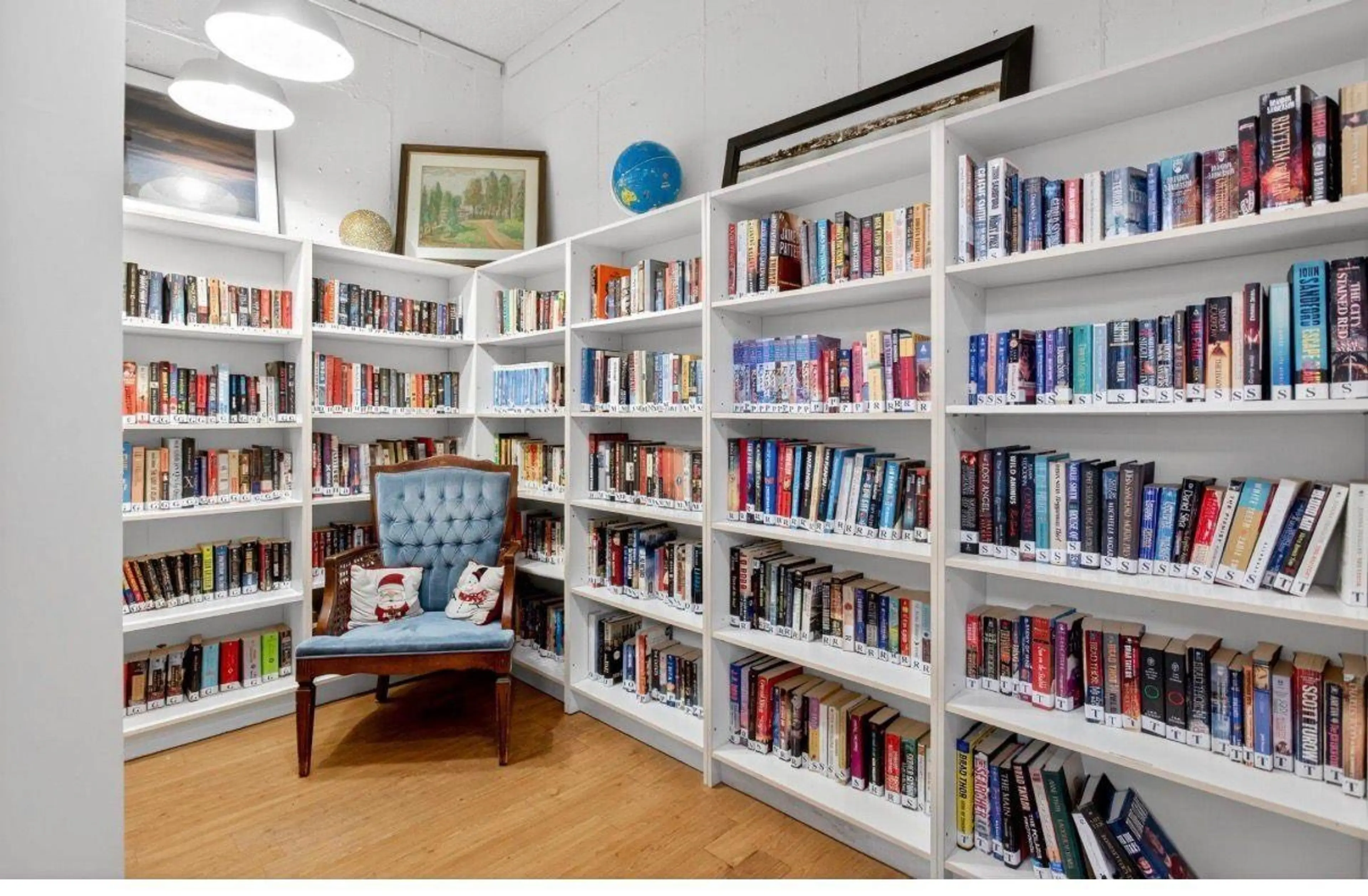 Property at #202 2012 FULLERTON AVENUE, North Vancouver, BC