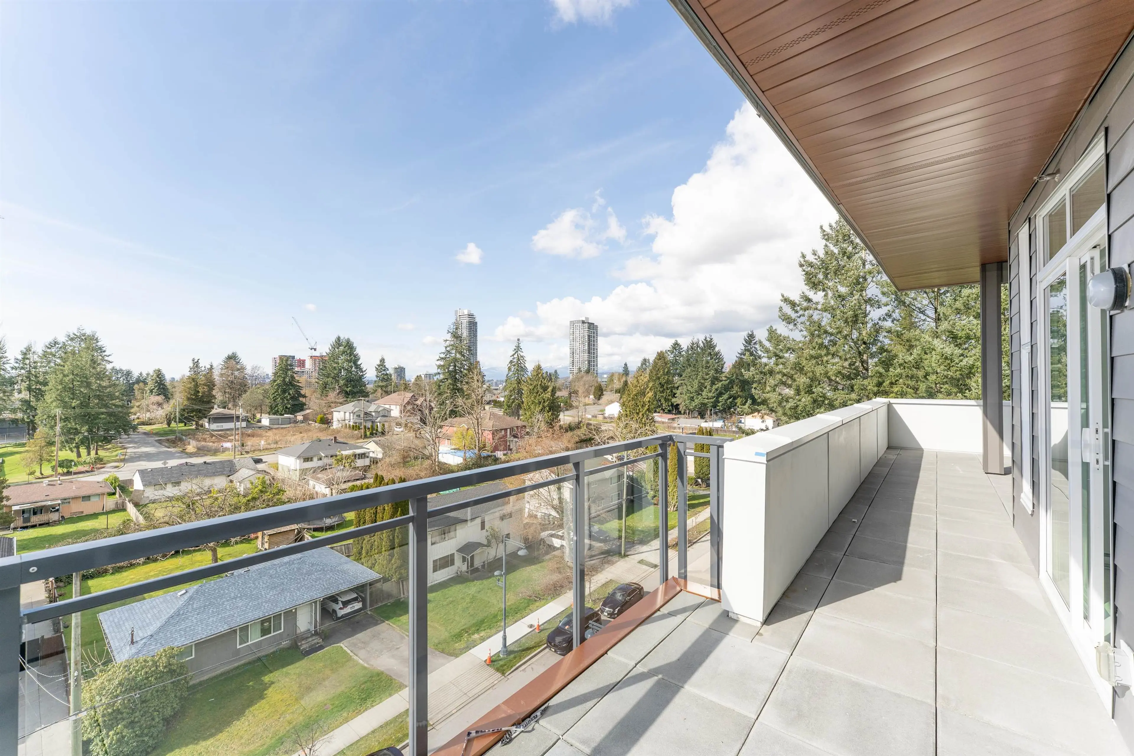 Property at #608 10488 138A STREET, Surrey, BC