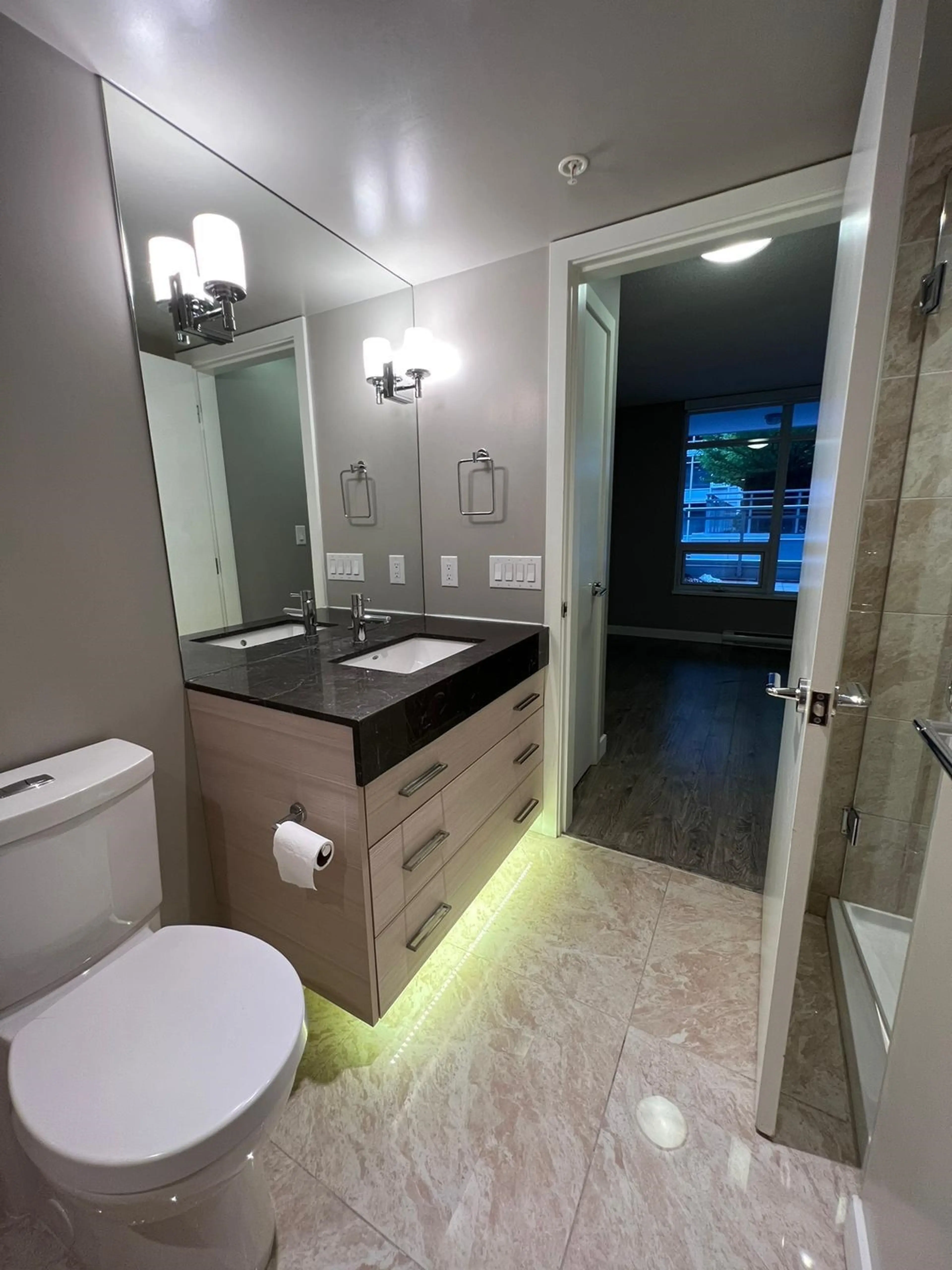 Property at #915 6288 NO. 3 ROAD, Richmond, BC