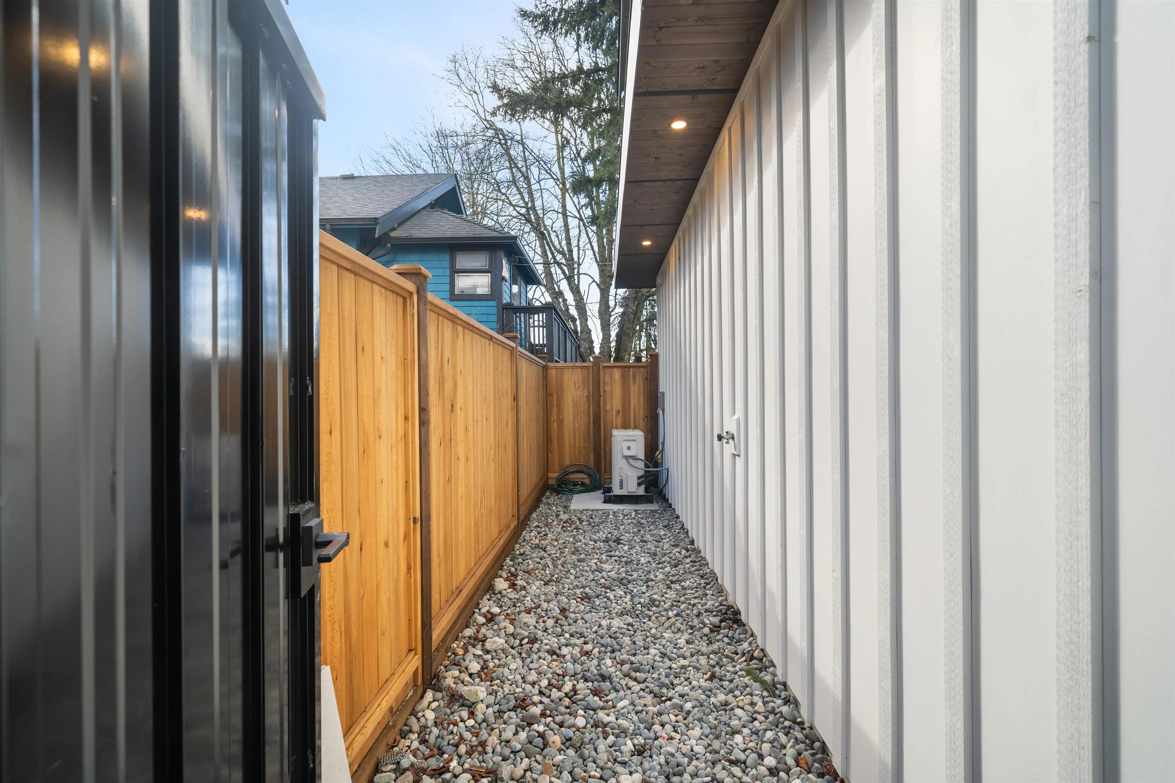 Property at 2609 DUNDAS STREET, Vancouver, BC