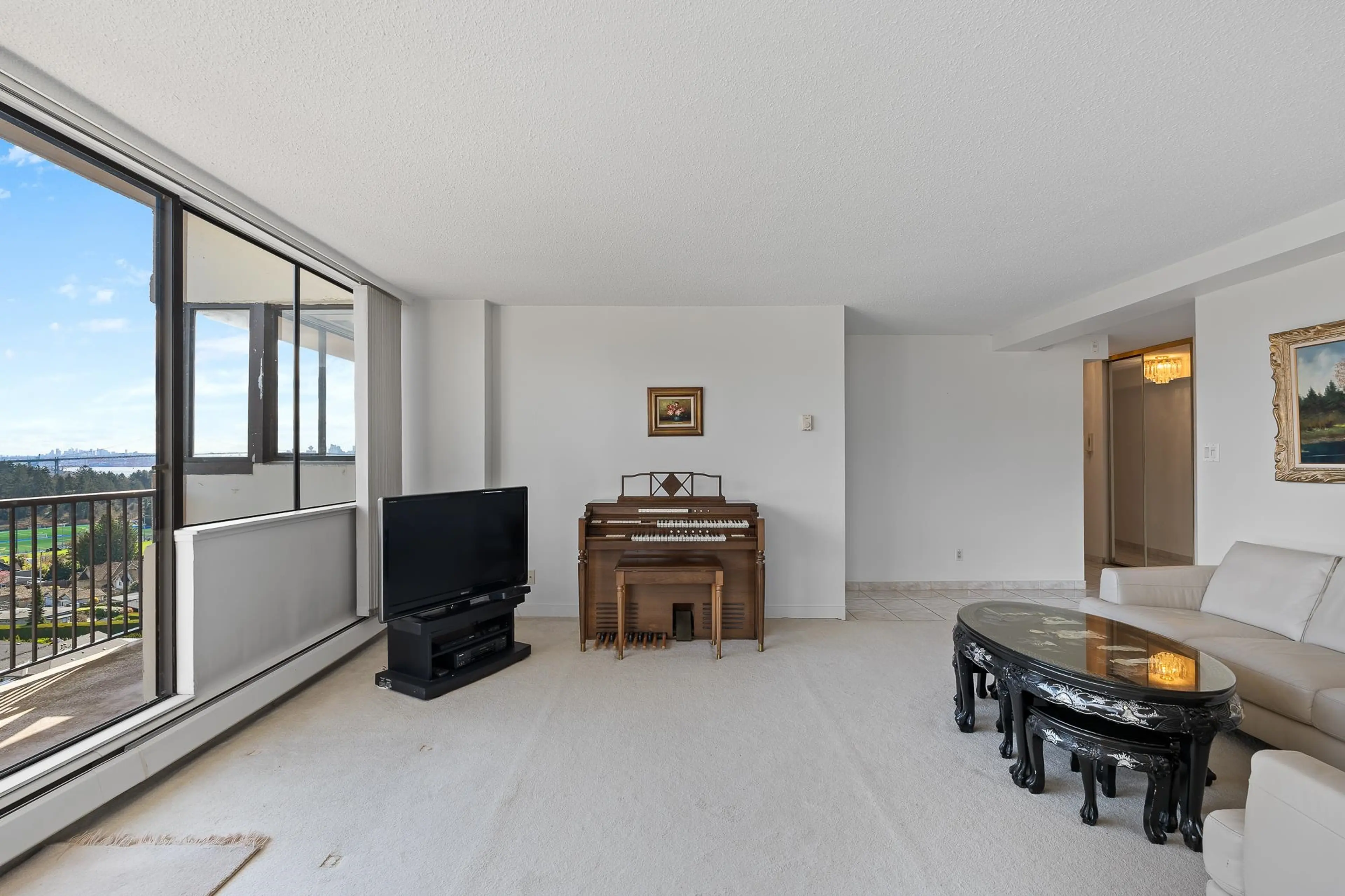 Property at #1405 555 13TH STREET, West Vancouver, BC