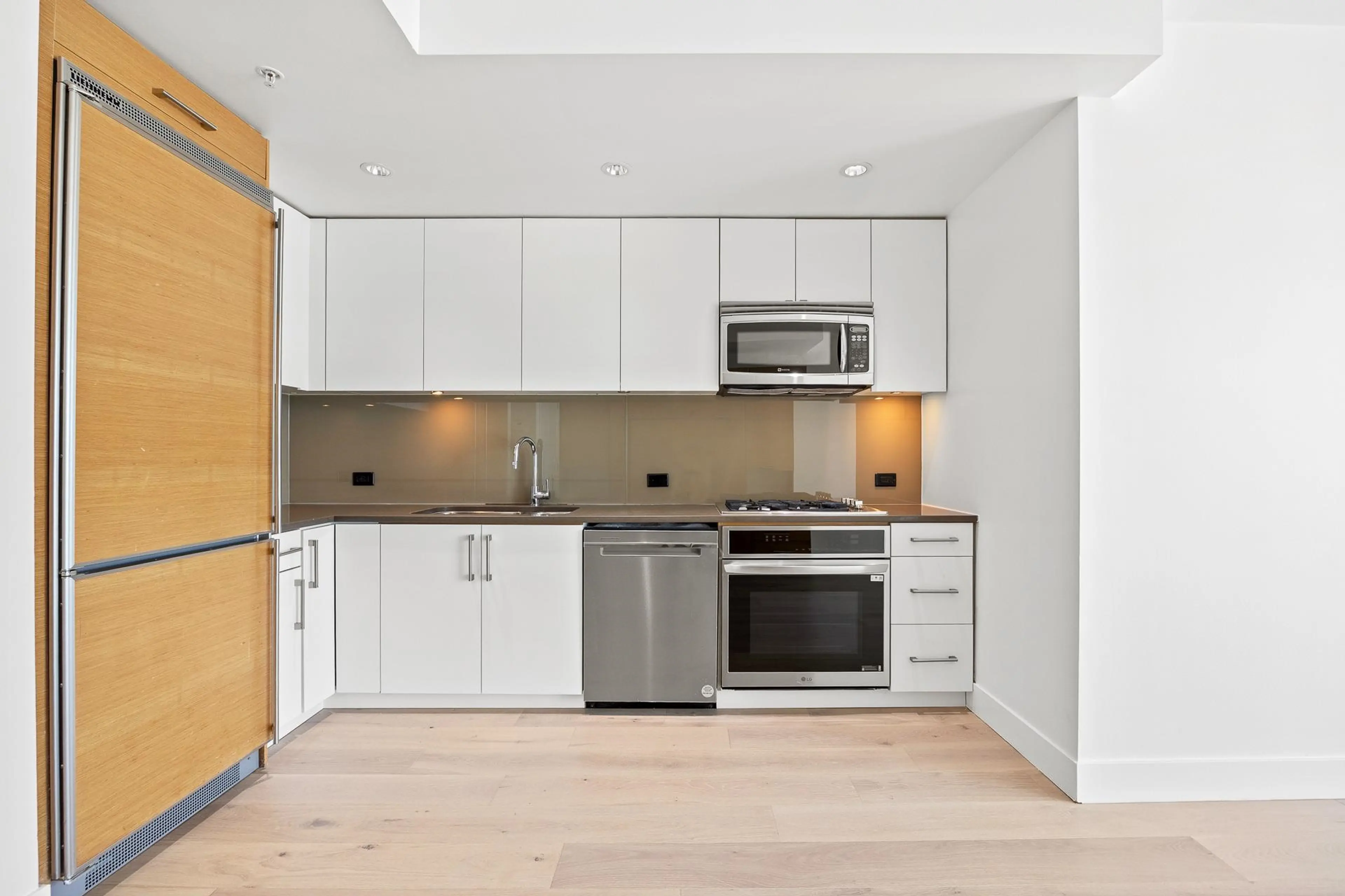 Property at #1505 1473 JOHNSTON ROAD, White Rock, BC