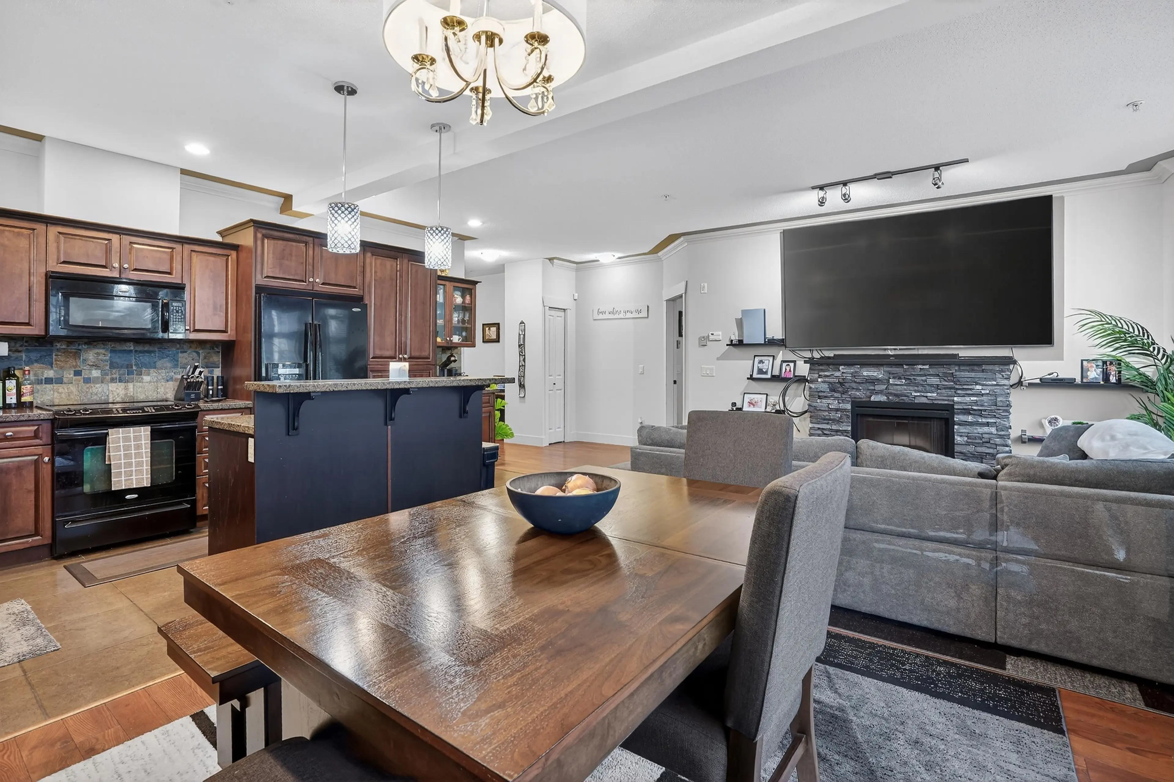 Property at #100 45893 CHESTERFIELD AVENUE, Chilliwack, BC