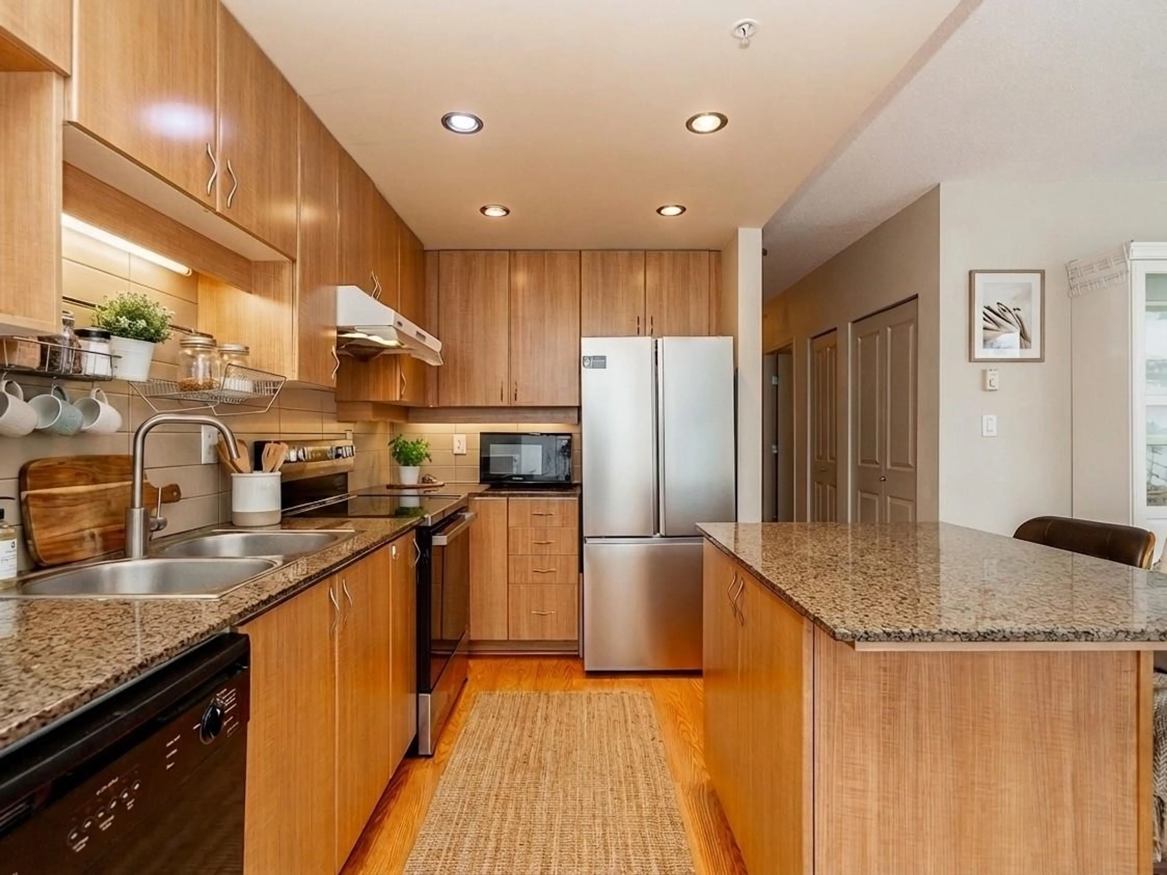 Property at #903 9262 UNIVERSITY CRESCENT, Burnaby, BC