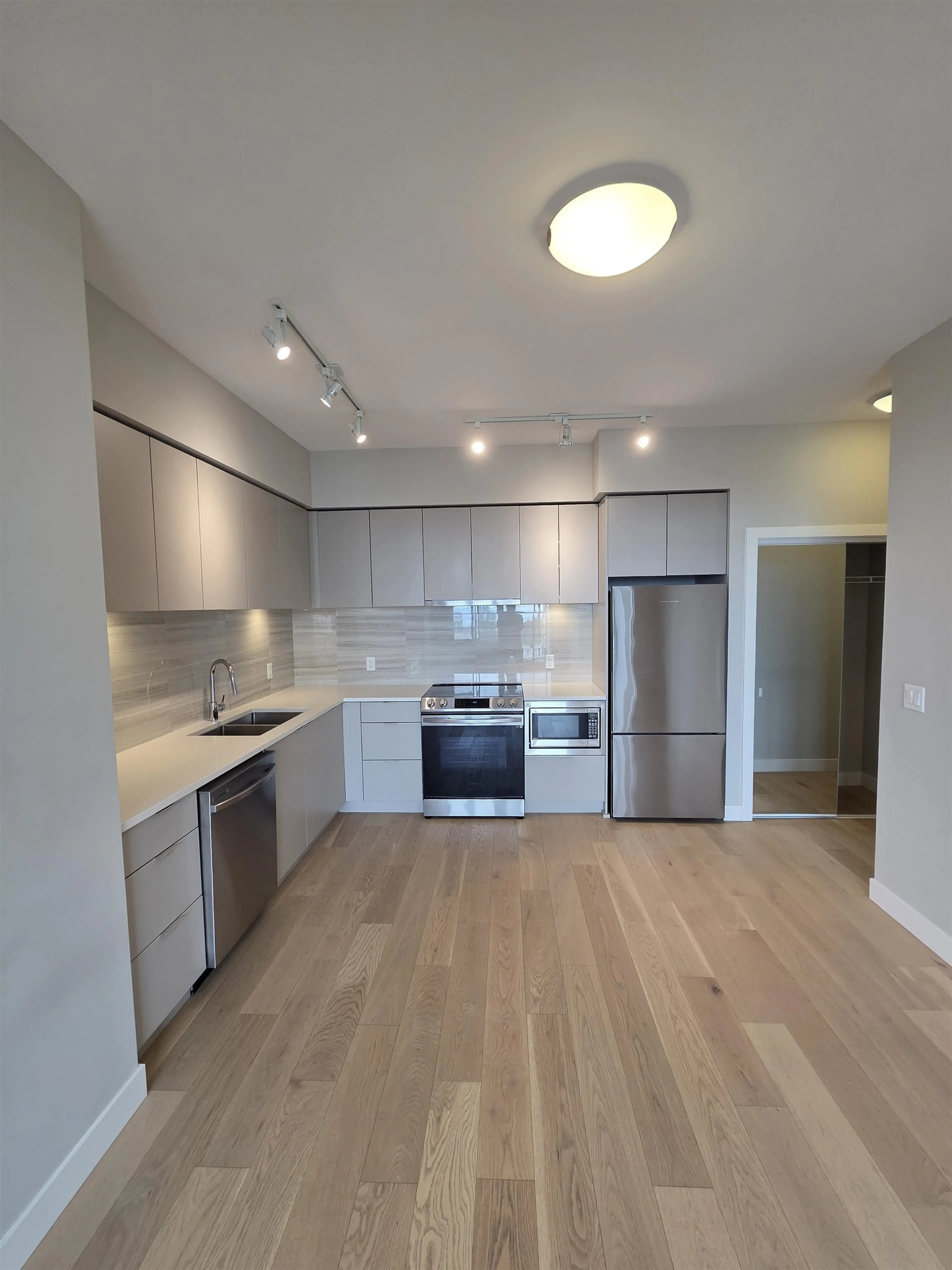 Property at #801 8761 UNIVERSITY CRESCENT, Burnaby, BC