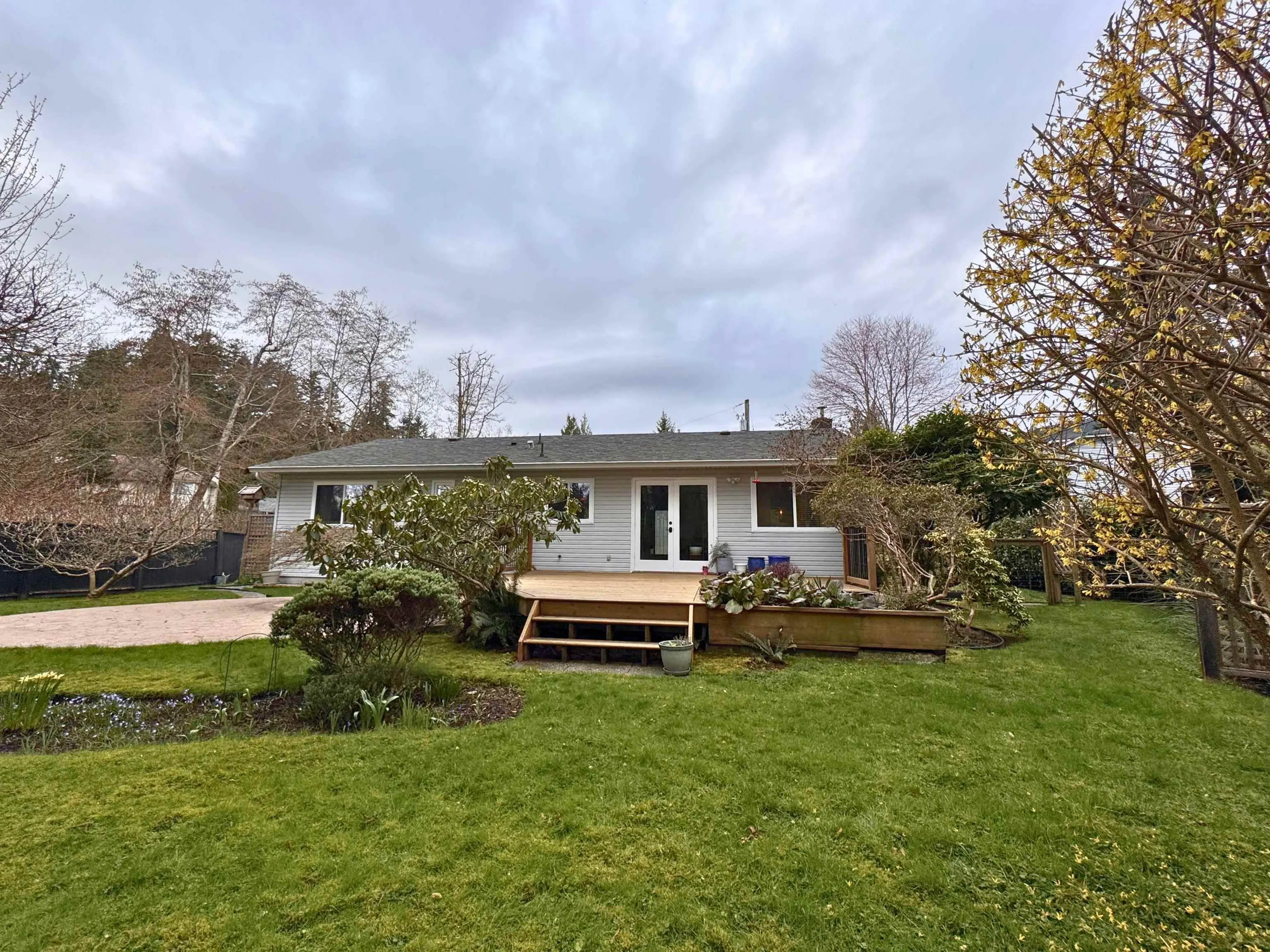 Property at 1567 OCEAN VIEW PLACE, Gibsons, BC