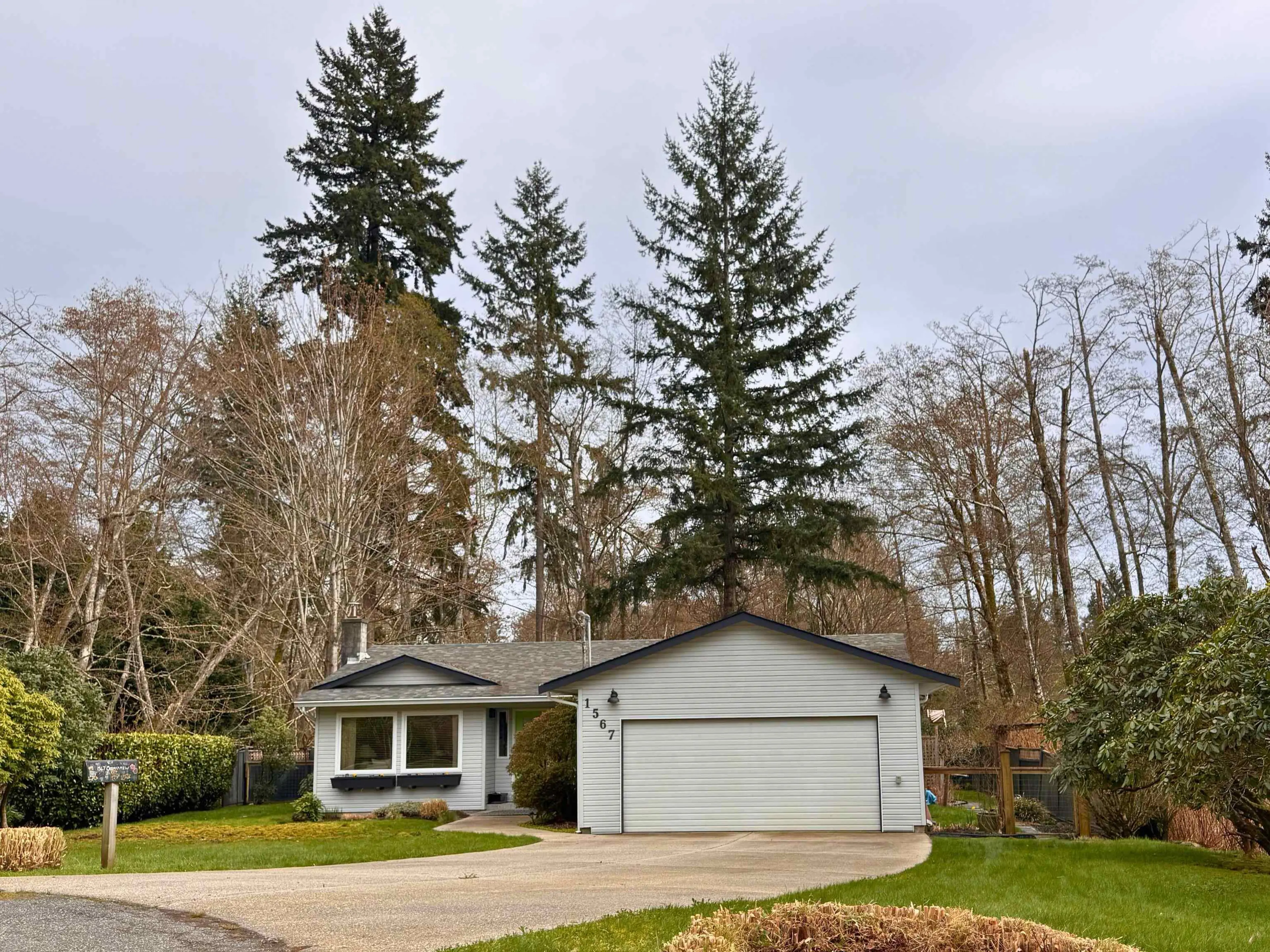 Property at 1567 OCEAN VIEW PLACE, Gibsons, BC