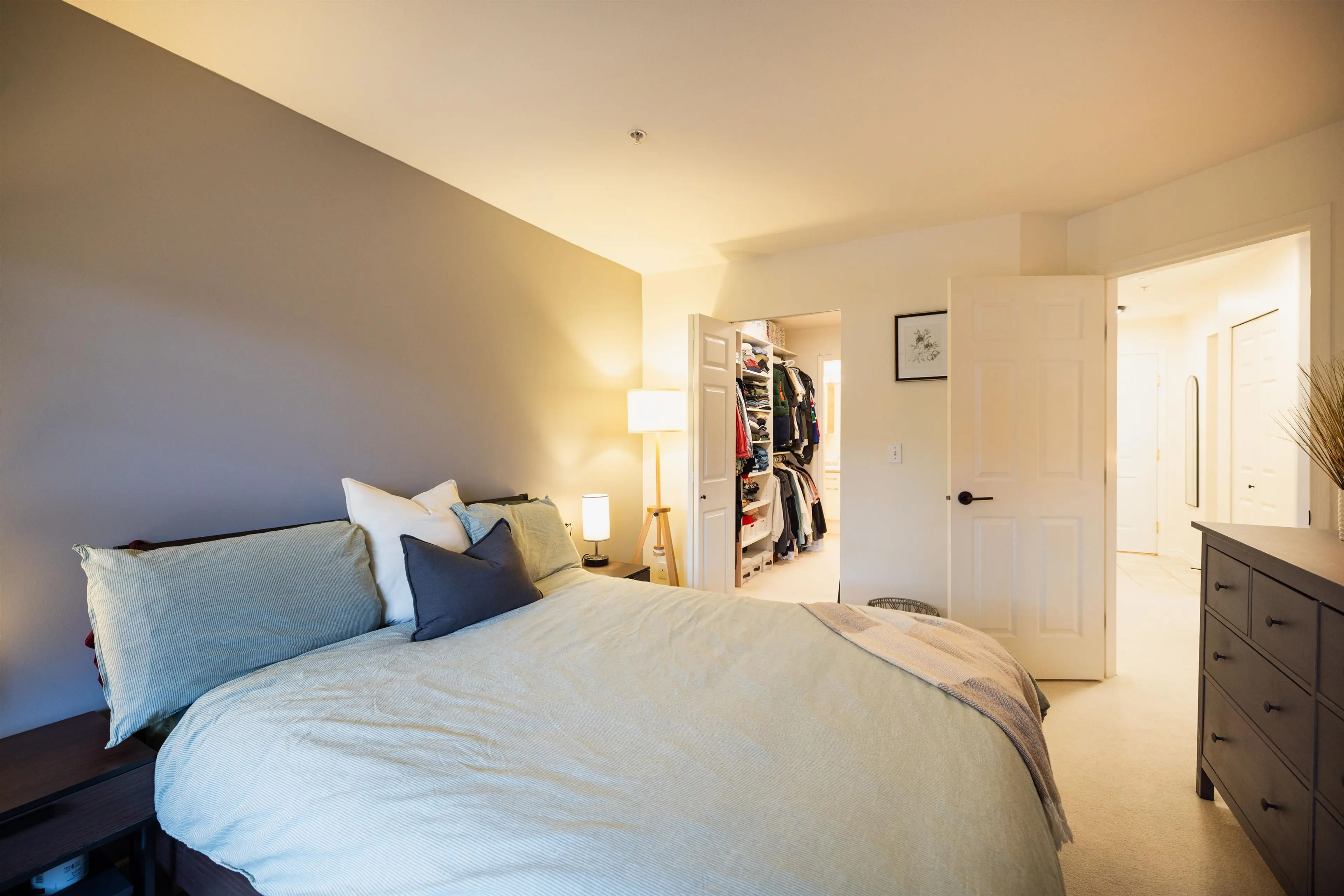 Property at #207 15325 17 AVENUE, Surrey, BC