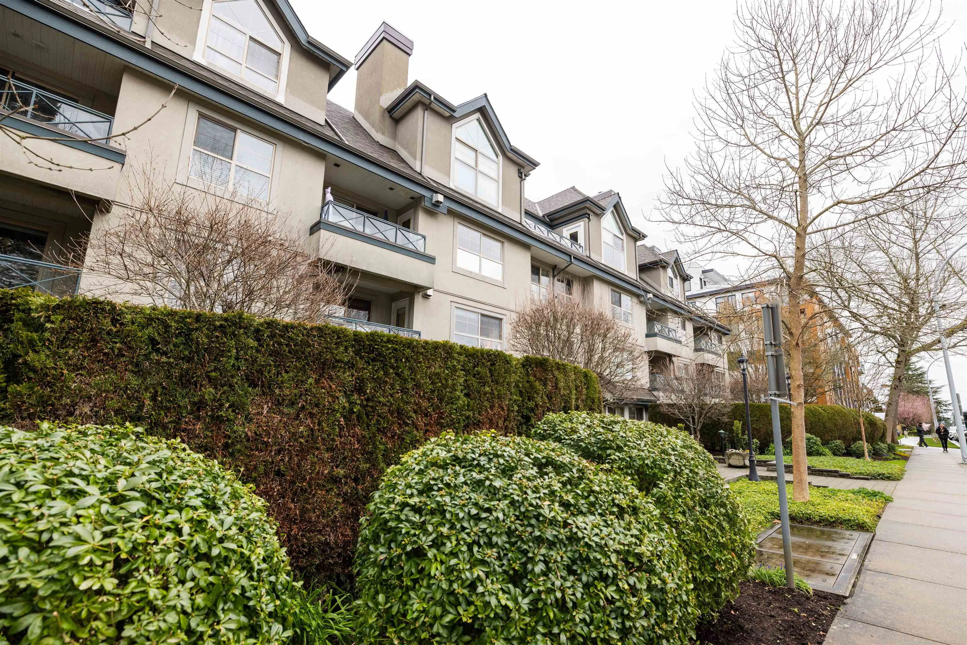 Property at #207 15325 17 AVENUE, Surrey, BC