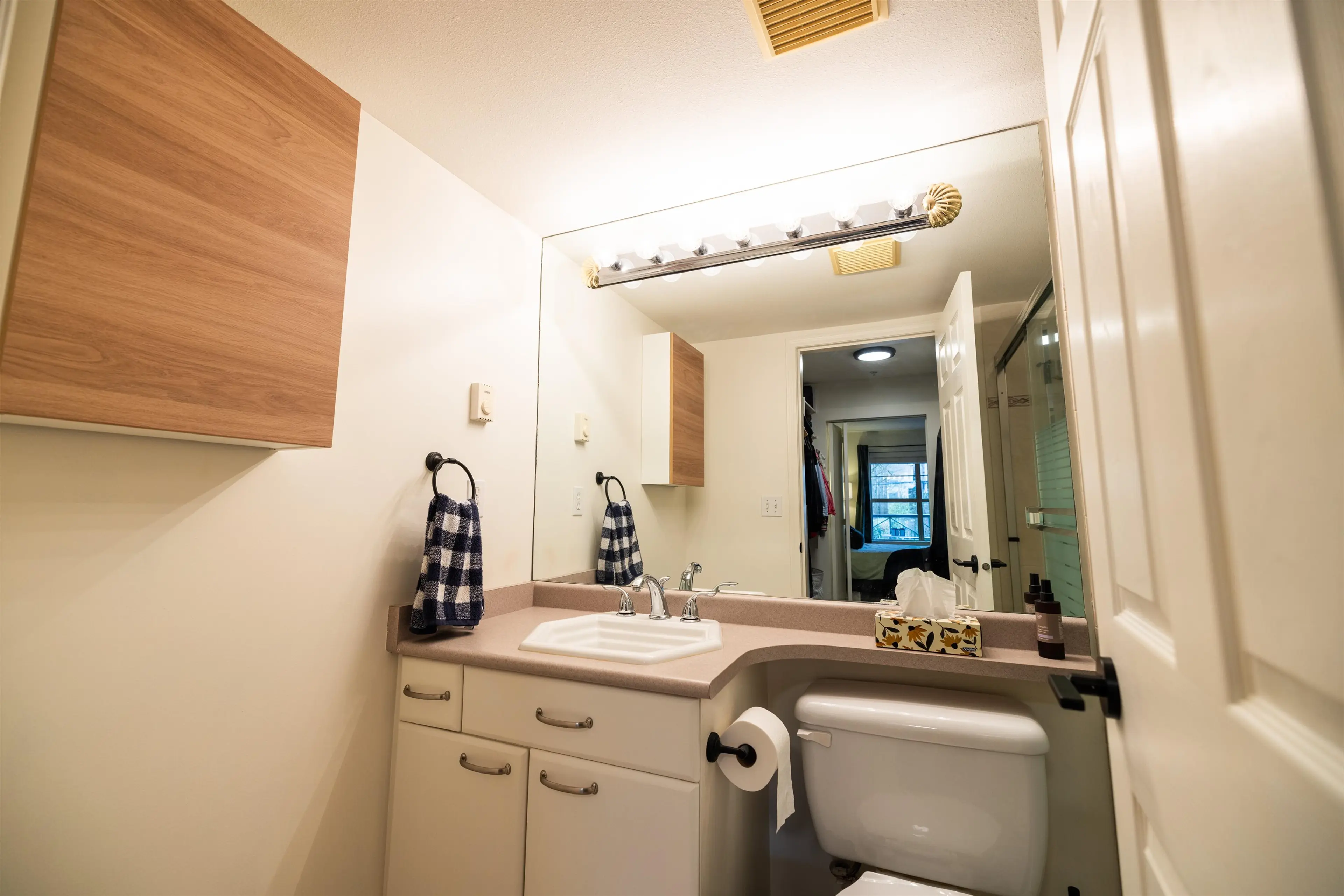 Property at #207 15325 17 AVENUE, Surrey, BC