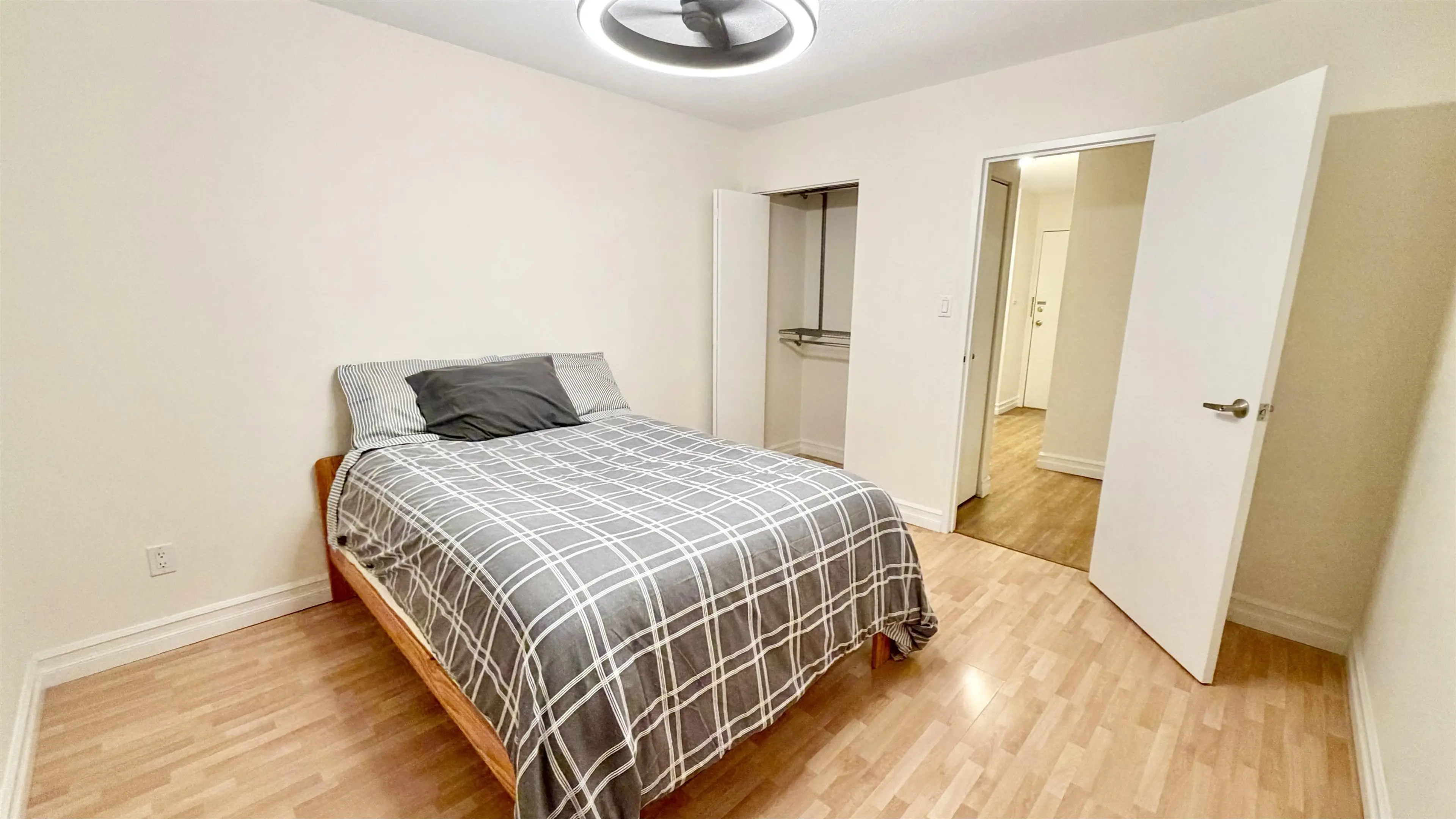 Property at #304 1442 BLACKWOOD STREET, White Rock, BC