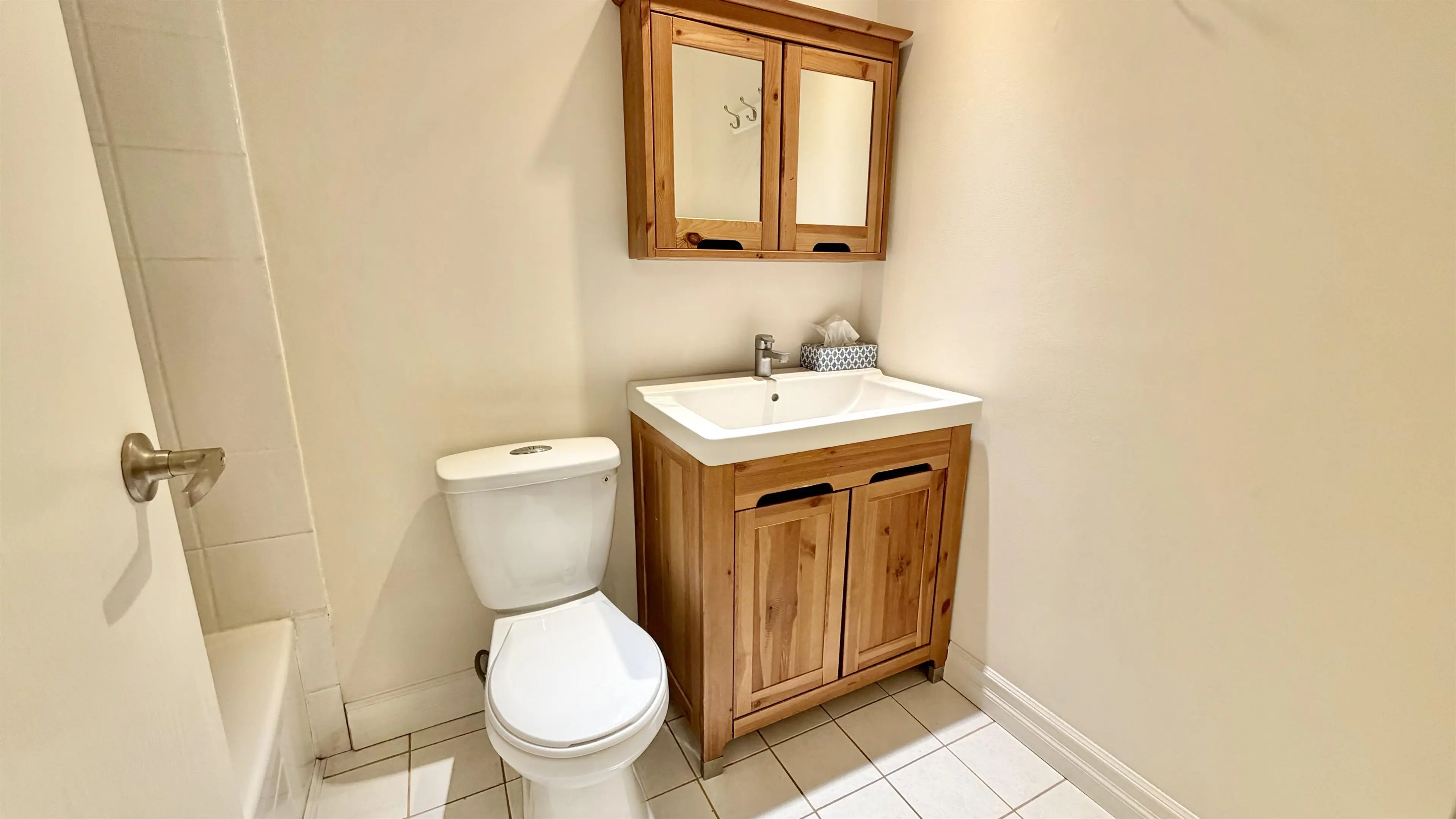 Property at #304 1442 BLACKWOOD STREET, White Rock, BC