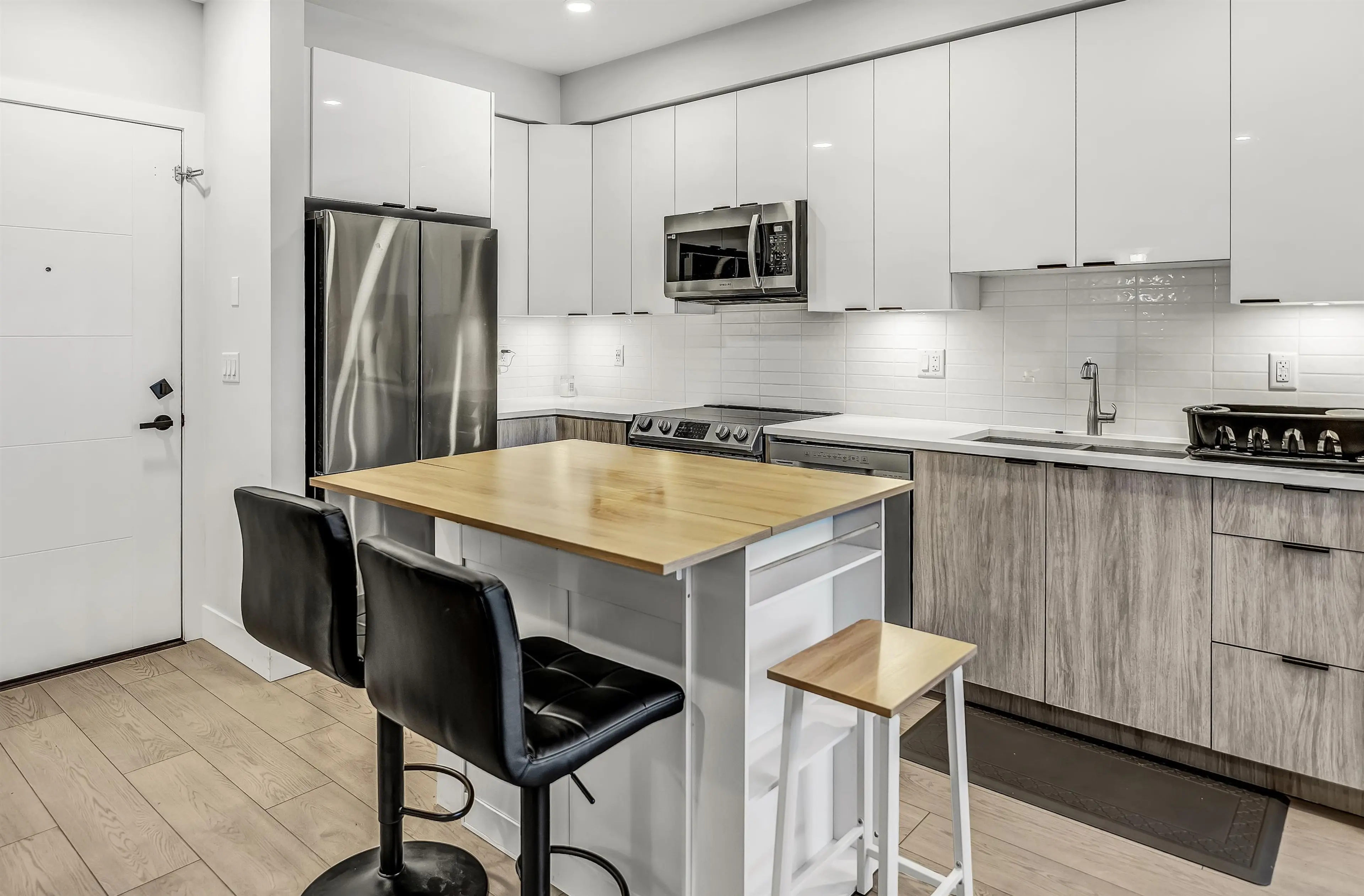 Property at #410 19825 54 AVENUE, Langley, BC