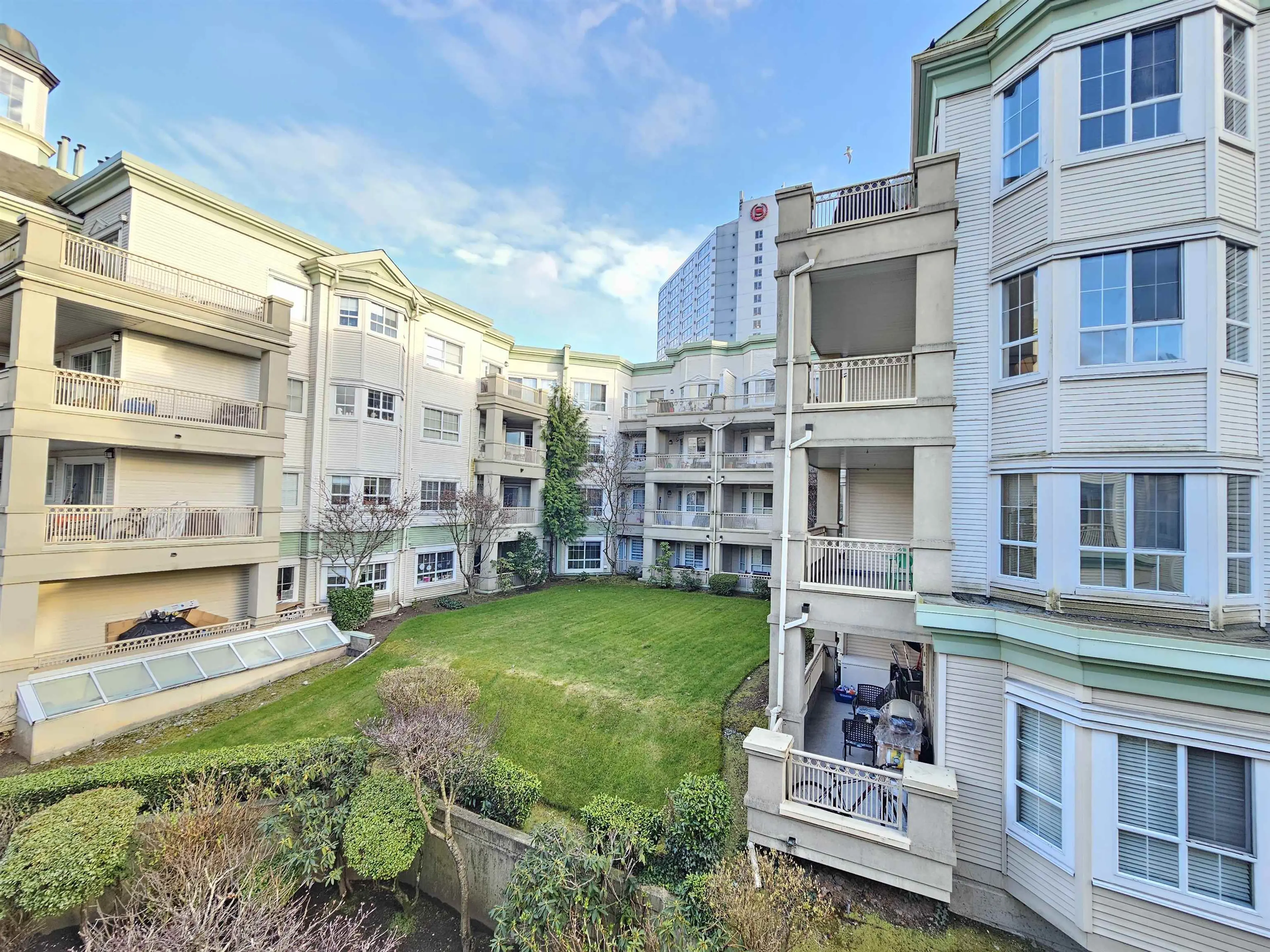 Property at #304 15258 105 AVENUE, Surrey, BC