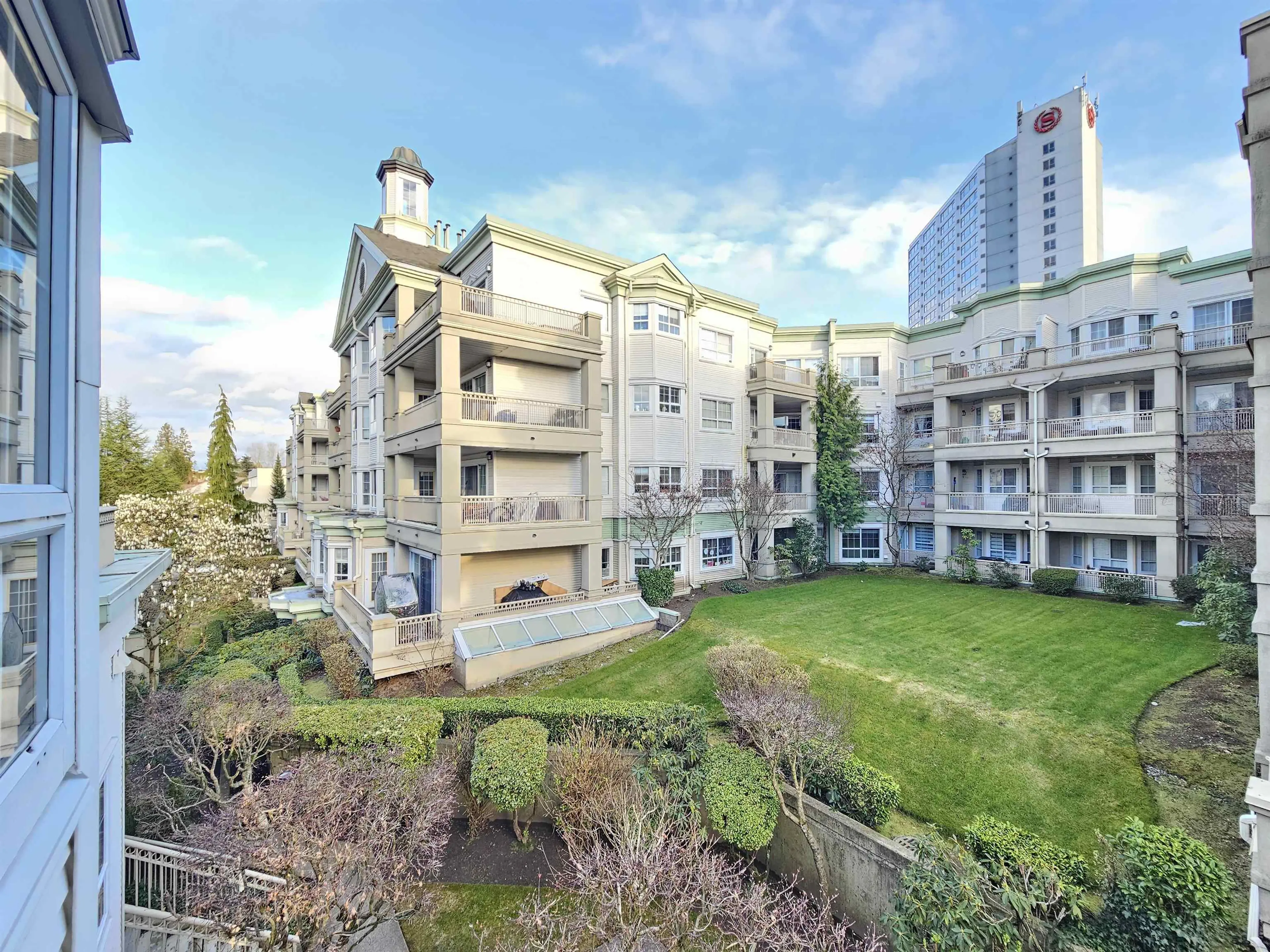 Property at #304 15258 105 AVENUE, Surrey, BC