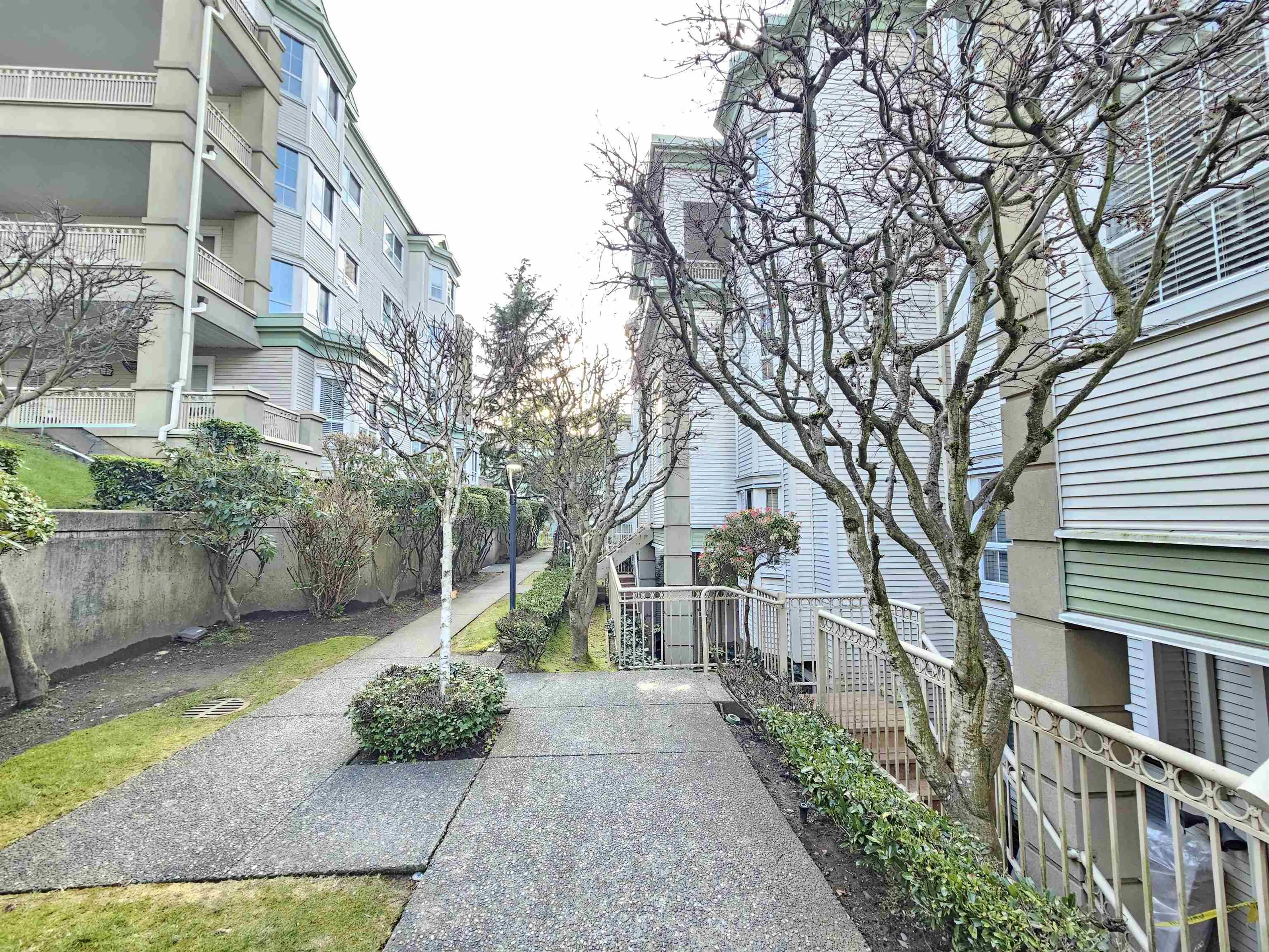 Property at #304 15258 105 AVENUE, Surrey, BC