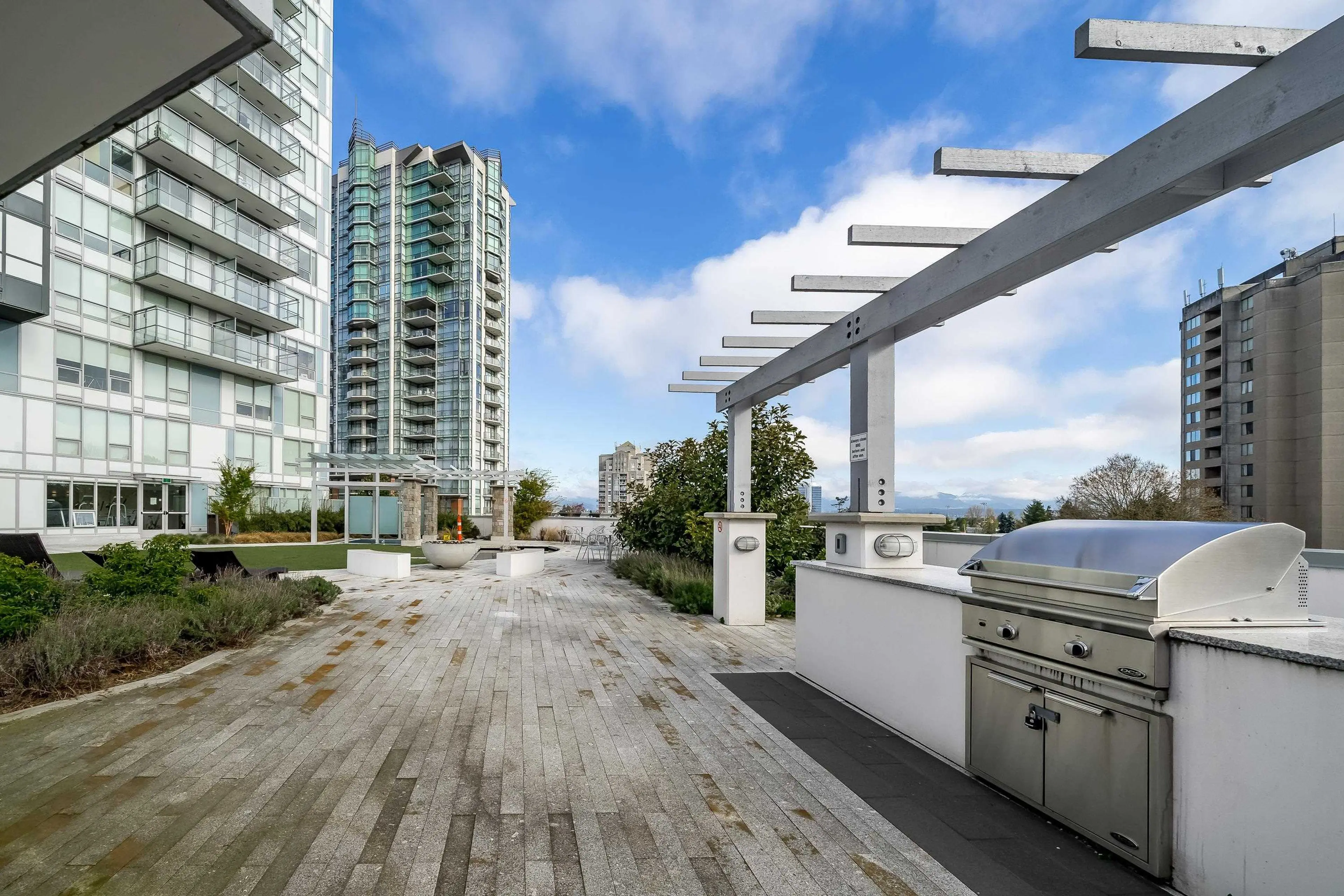 Property at #1609 13398 104 AVENUE, Surrey, BC