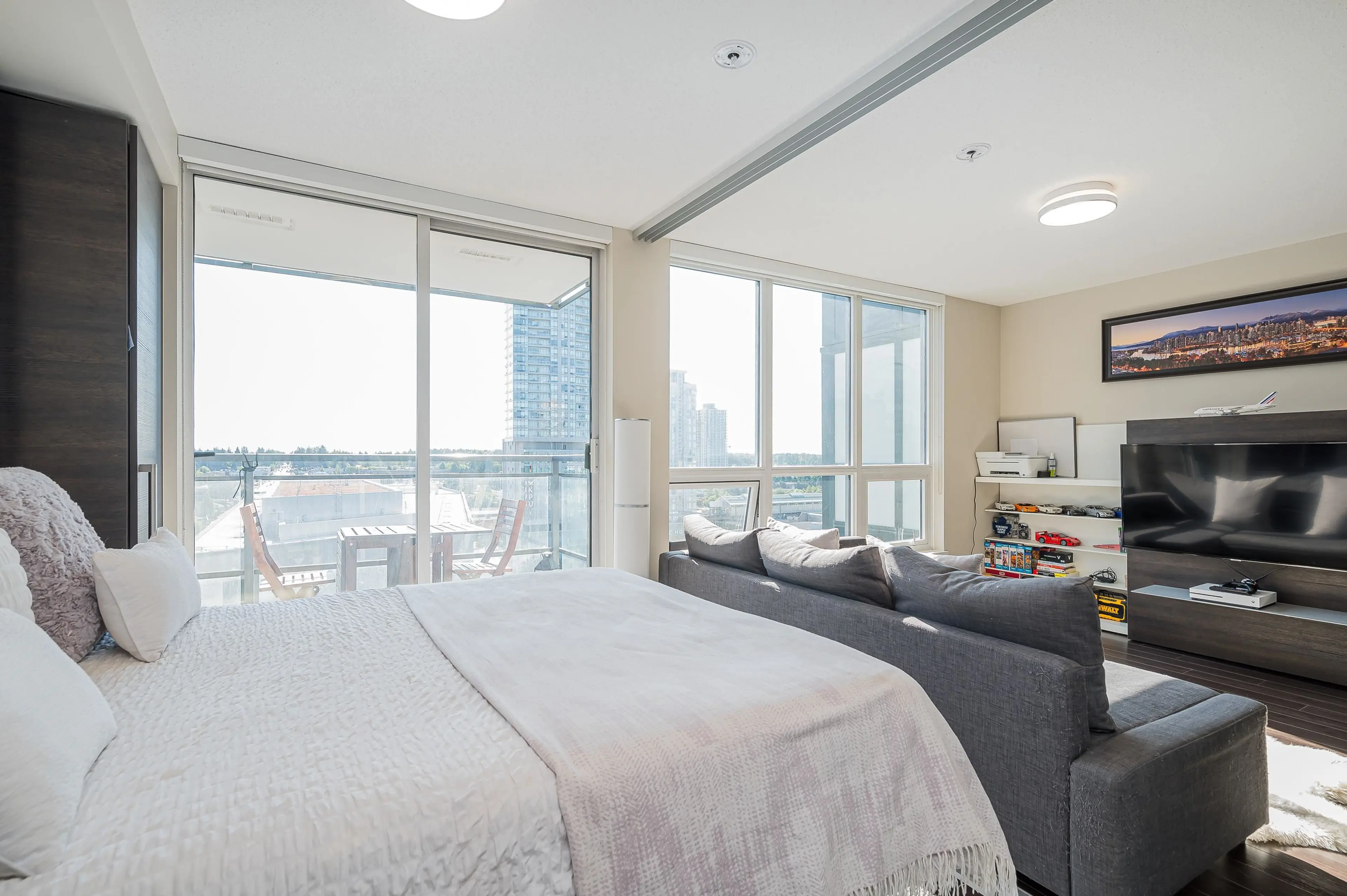 Property at #1609 13398 104 AVENUE, Surrey, BC