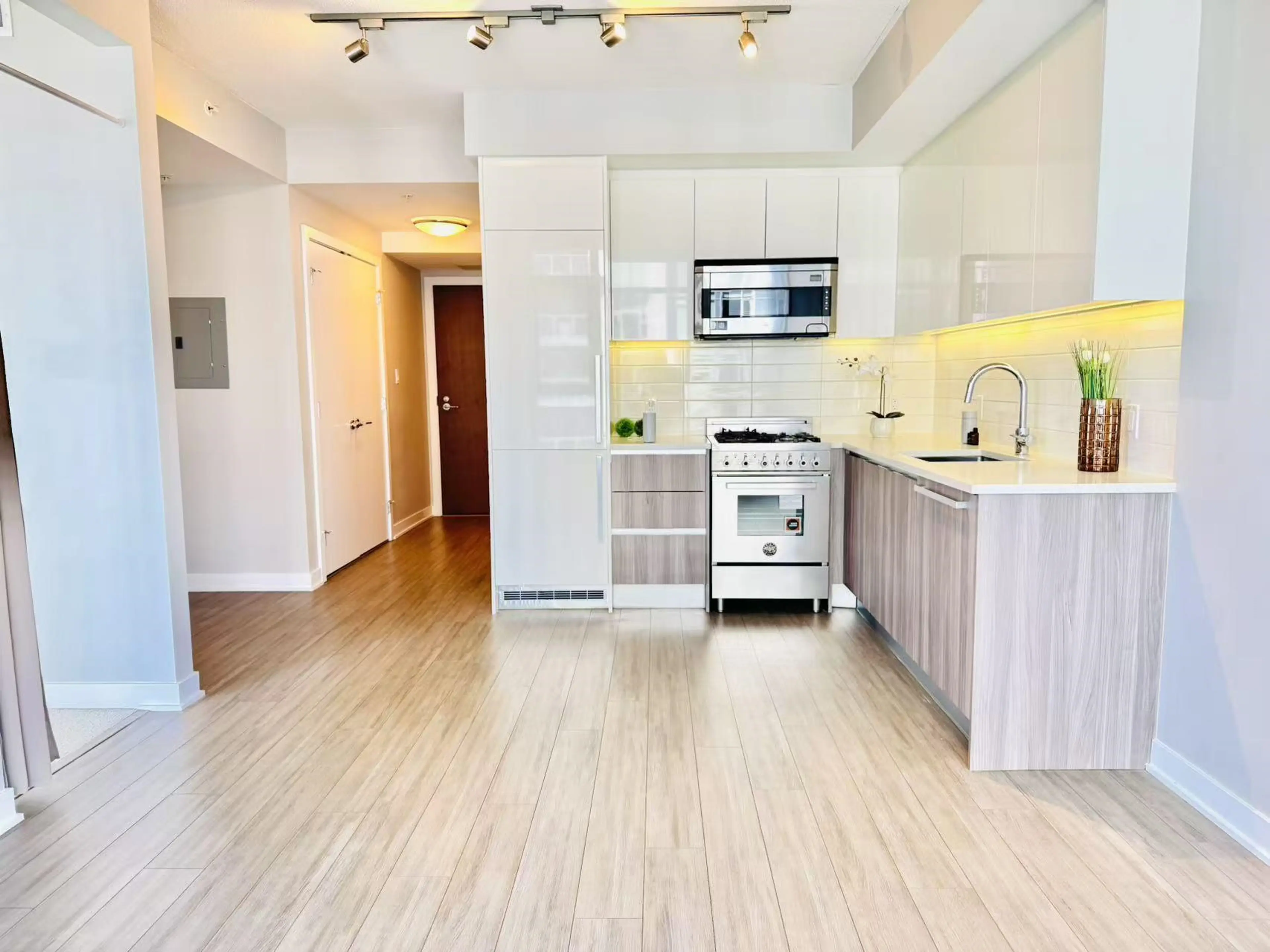 Property at #1105 4900 LENNOX LANE, Burnaby, BC