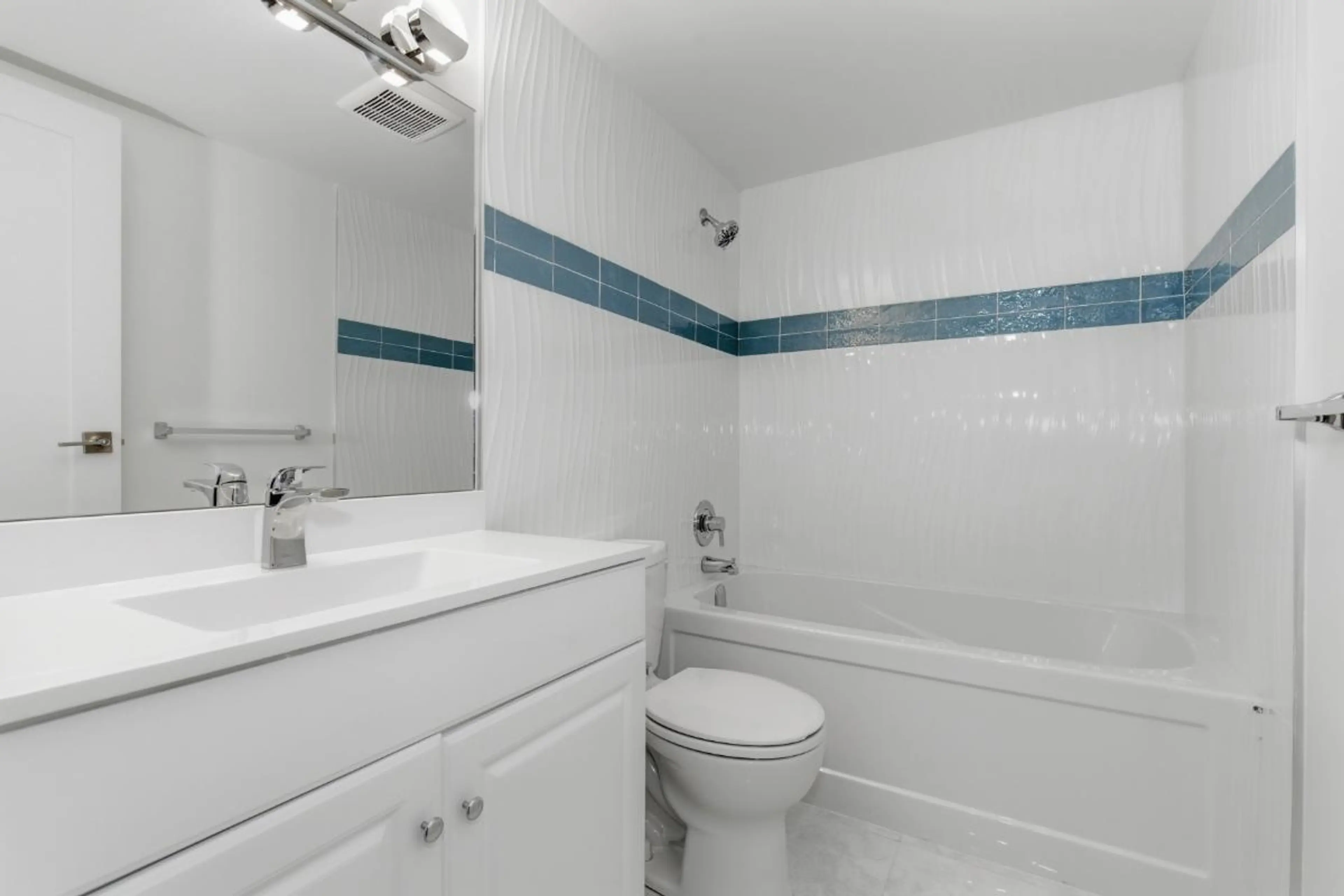 Property at #706 2012 FULLERTON AVENUE, North Vancouver, BC