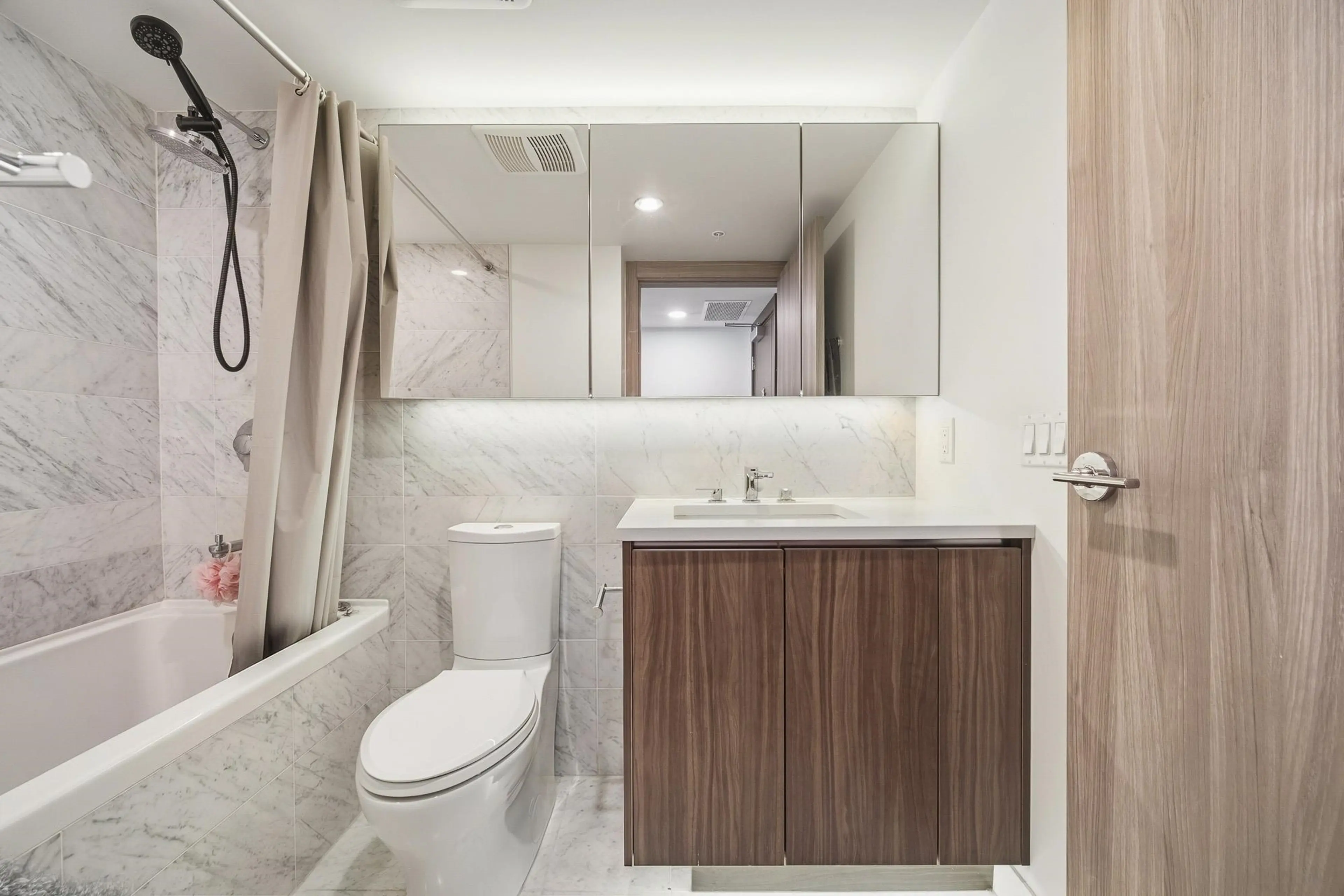 Property at #912 8800 HAZELBRIDGE WAY, Richmond, BC