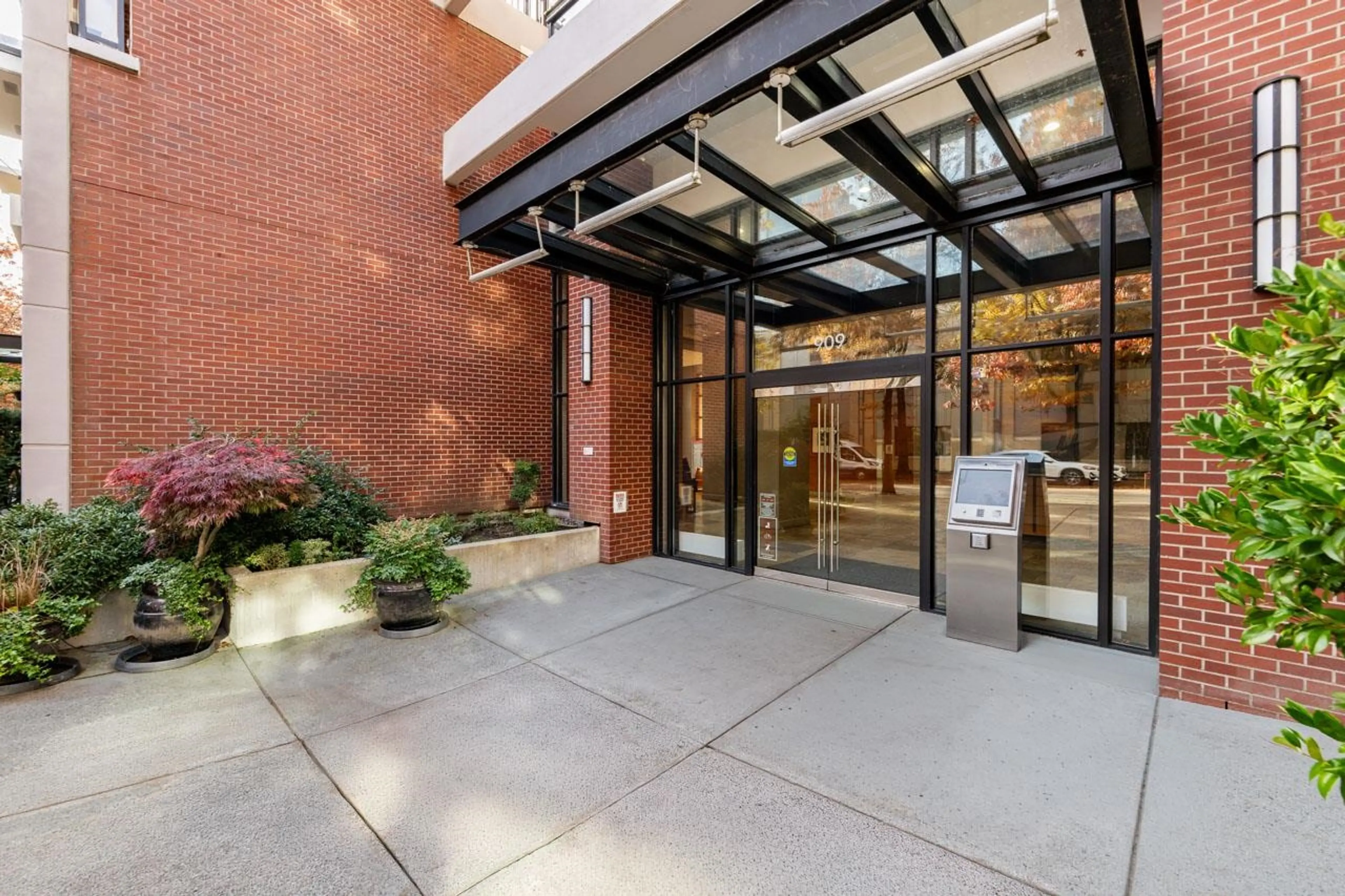 Property at #1706 909 MAINLAND STREET, Vancouver, BC