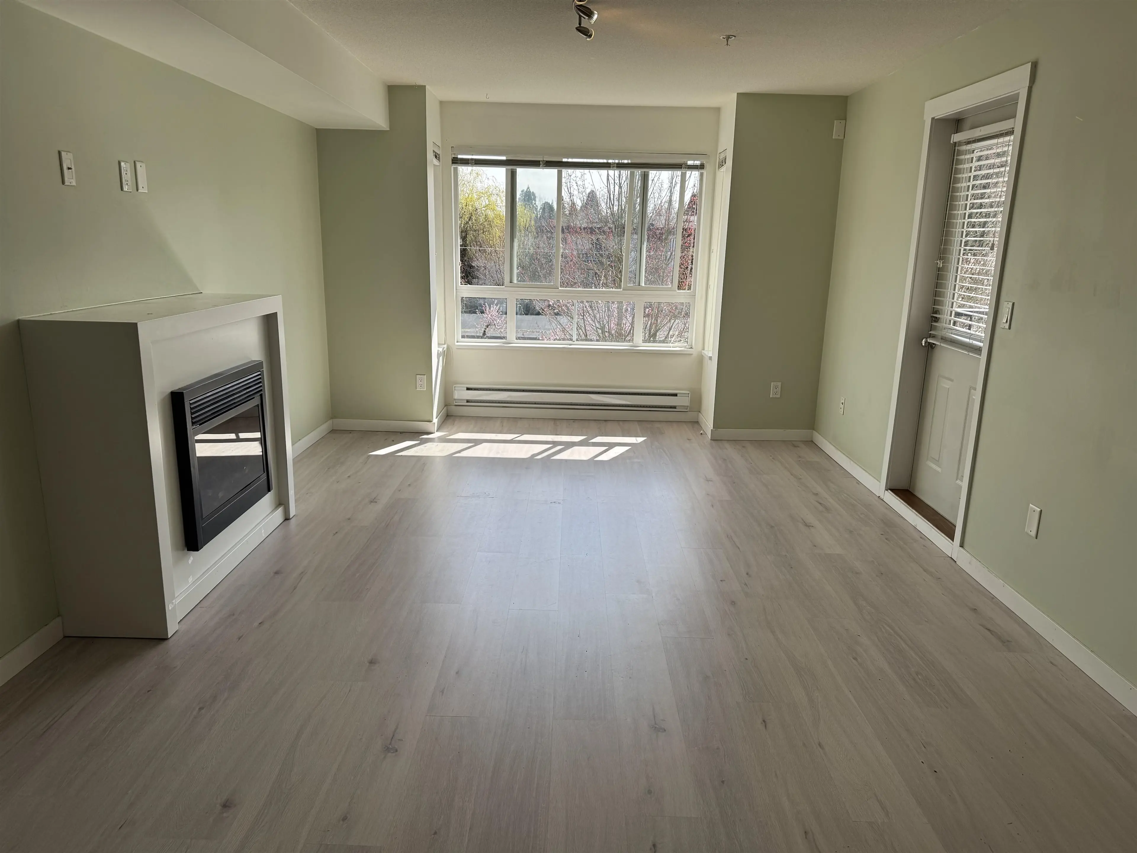 Property at #307 14960 102A AVENUE, Surrey, BC