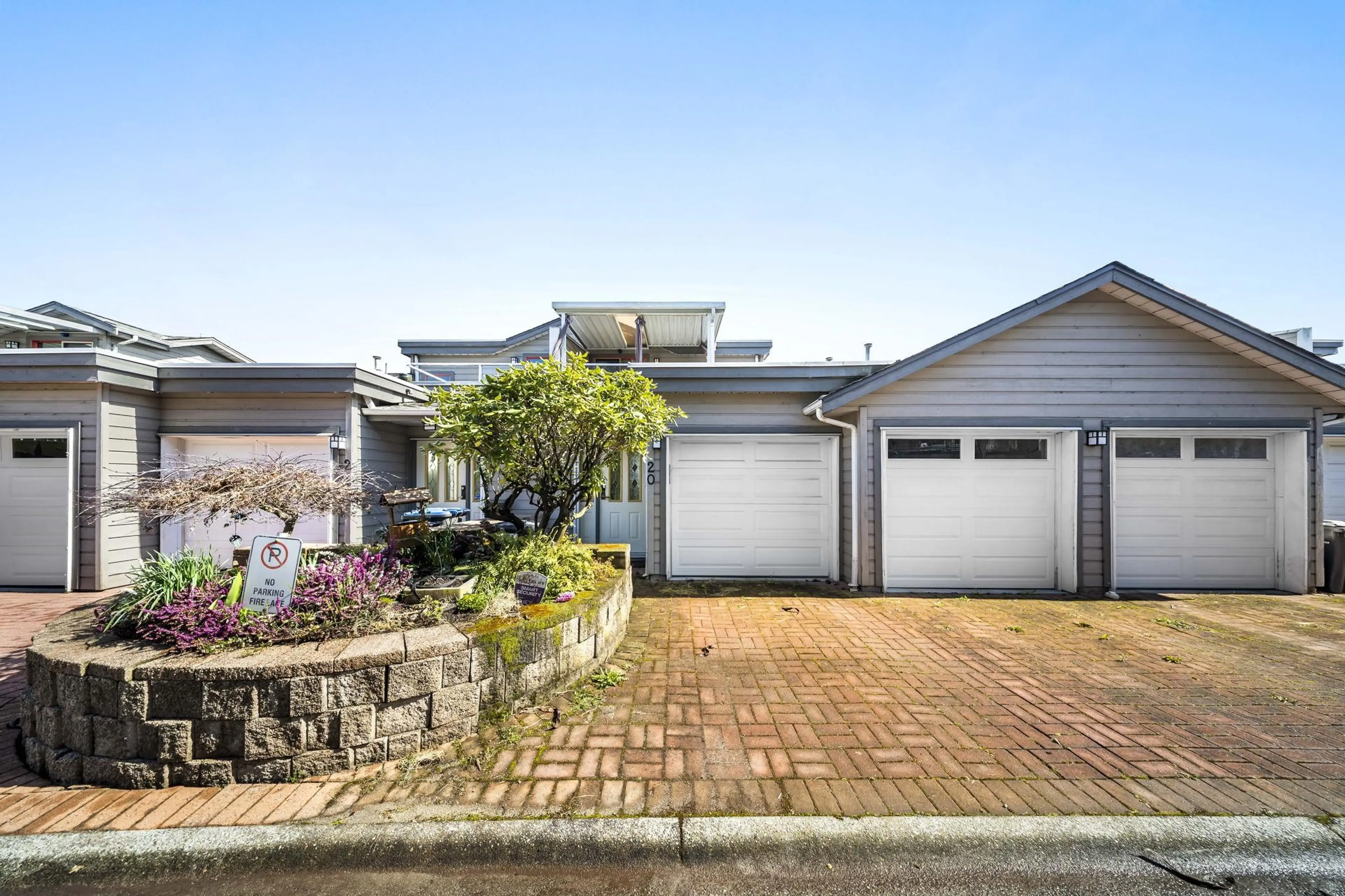 #20 323 GOVERNORS COURT - Image 1