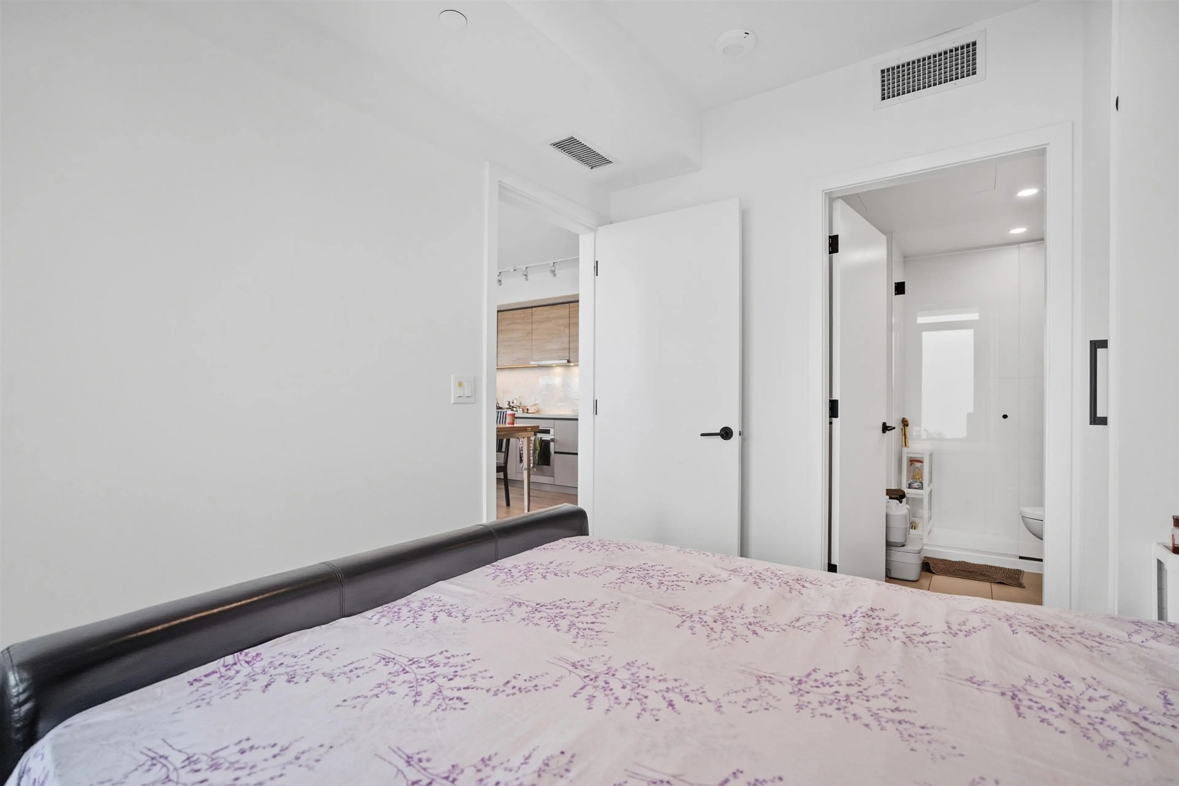 Property at #2602 10448 UNIVERSITY DRIVE, Surrey, BC