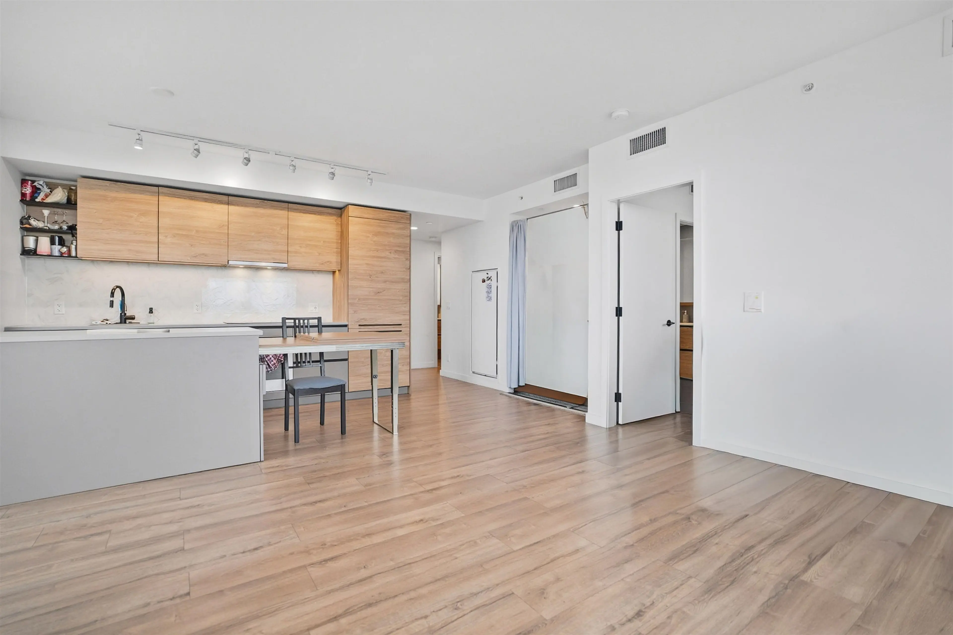 Property at #2602 10448 UNIVERSITY DRIVE, Surrey, BC