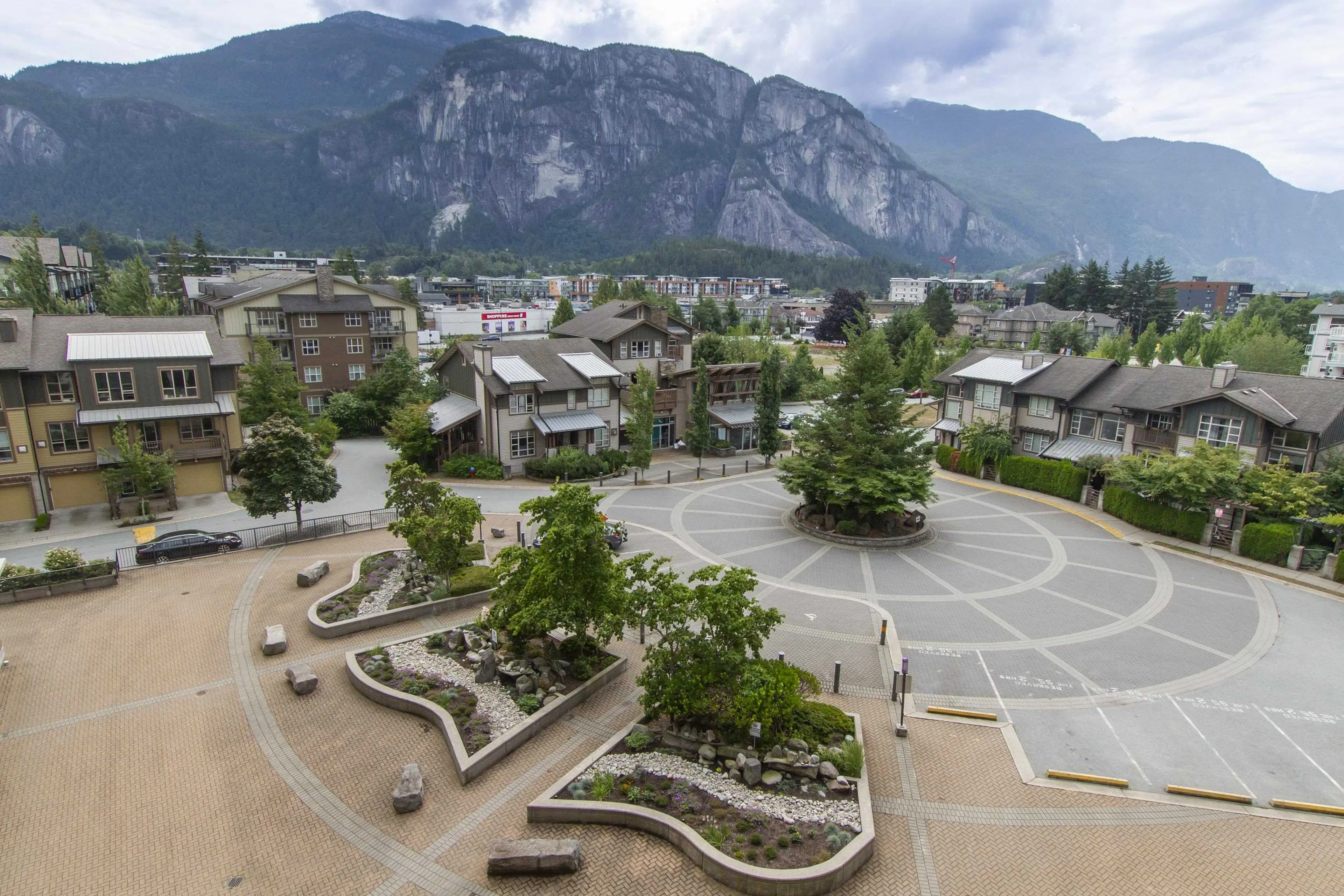 Property at #402 1211 VILLAGE GREEN WAY, Squamish, BC