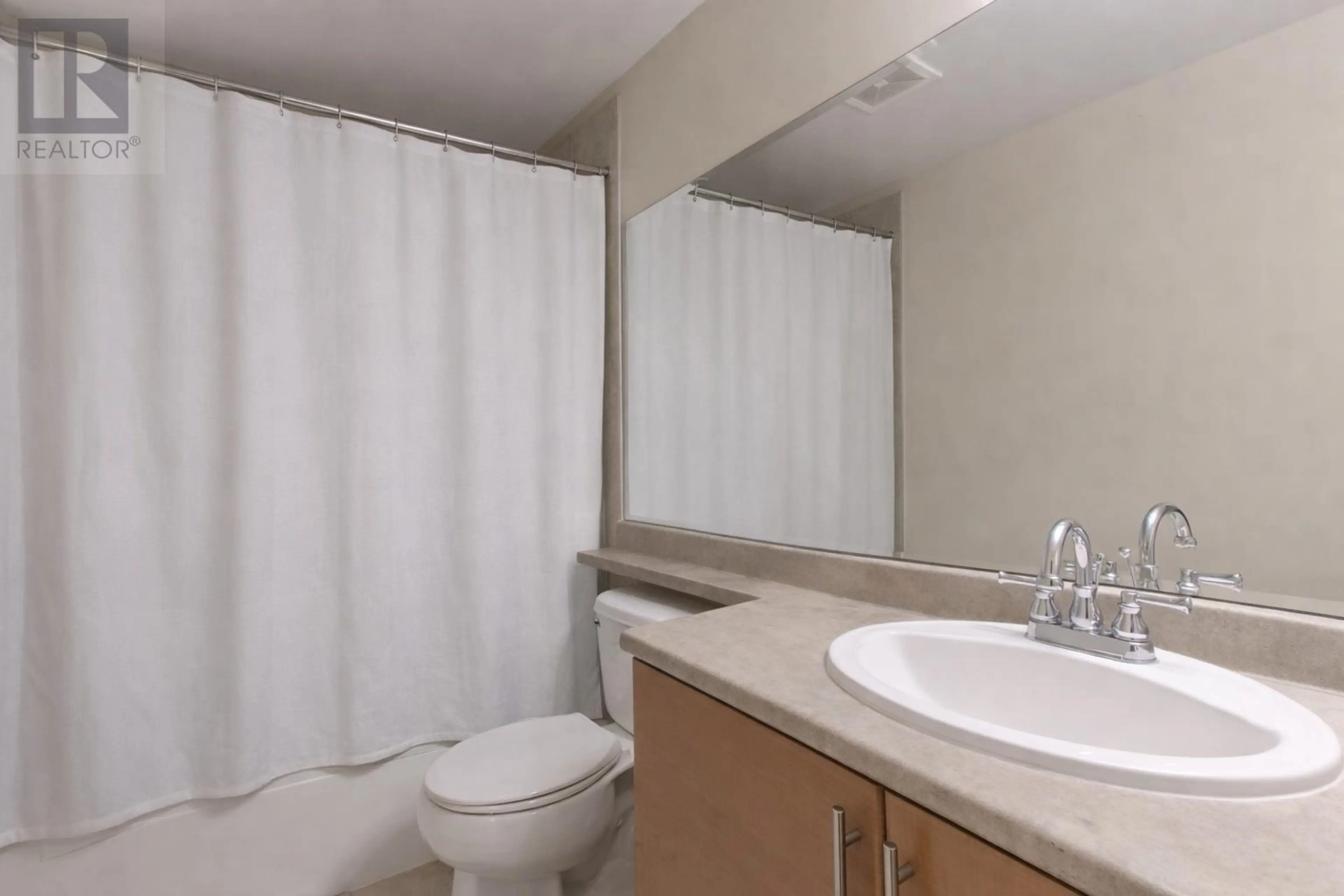 Property at #402 1211 VILLAGE GREEN WAY, Squamish, BC