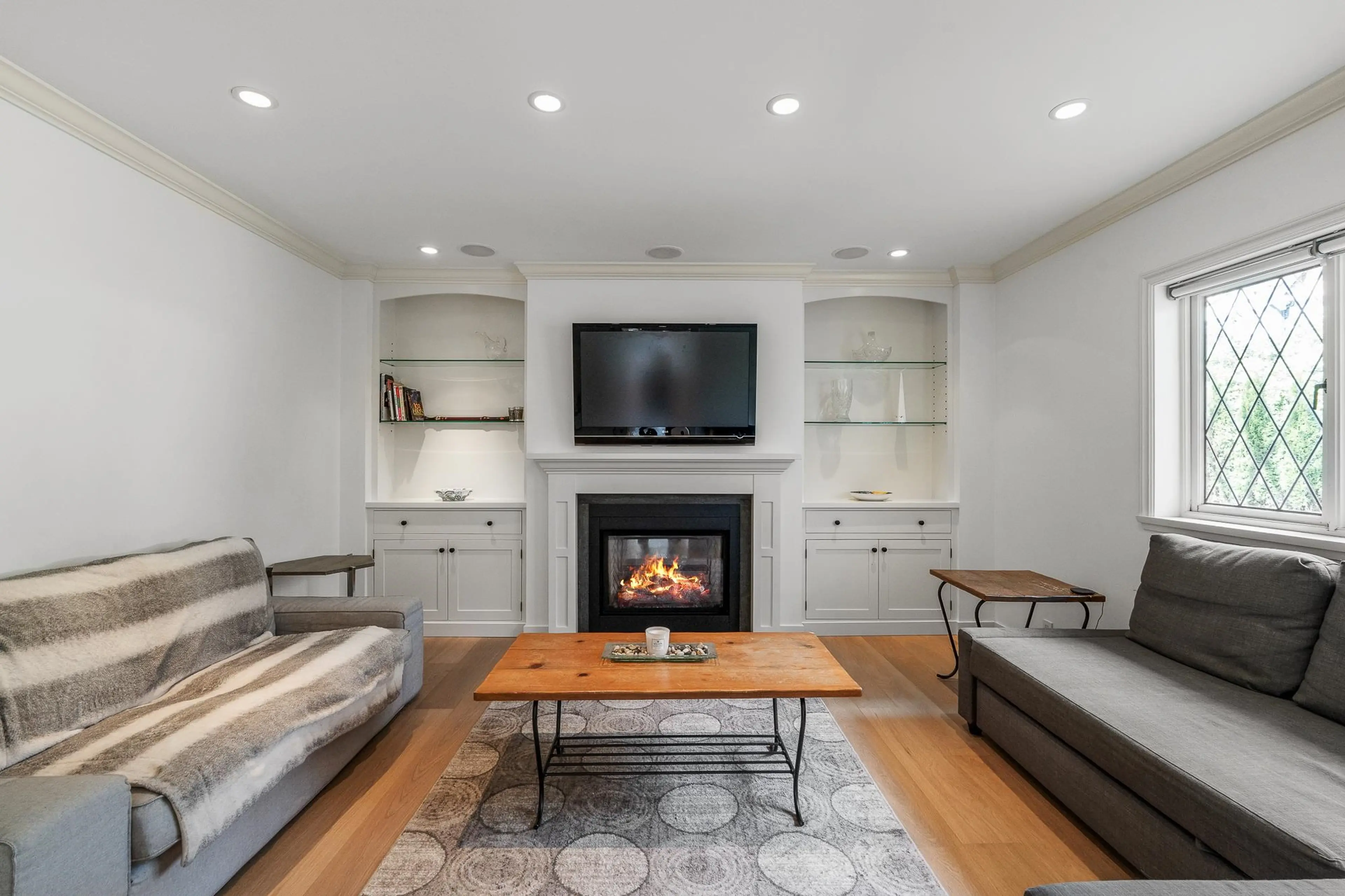 Property at 1842 MATHERS COURT, West Vancouver, BC