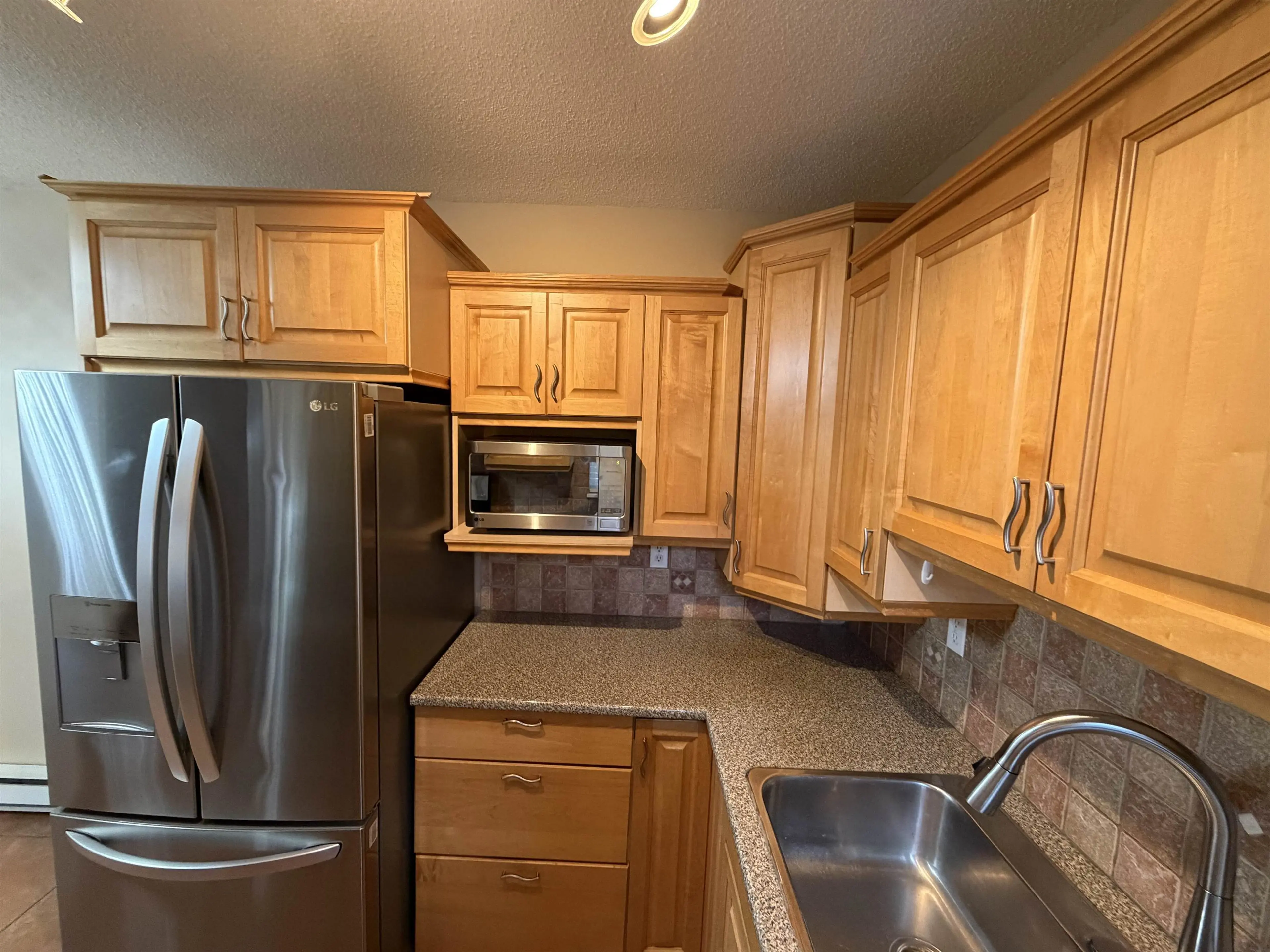 Property at 982 HOWIE AVENUE, Coquitlam, BC