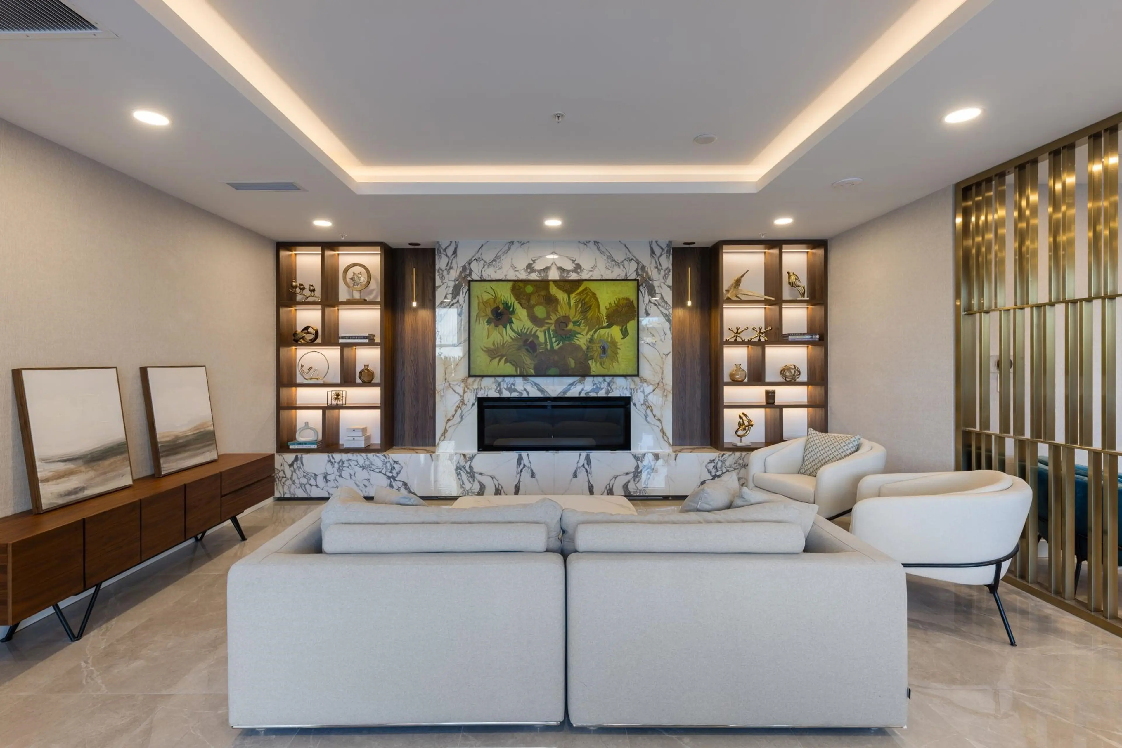 Property at #1501 135 E 13TH STREET, North Vancouver, BC