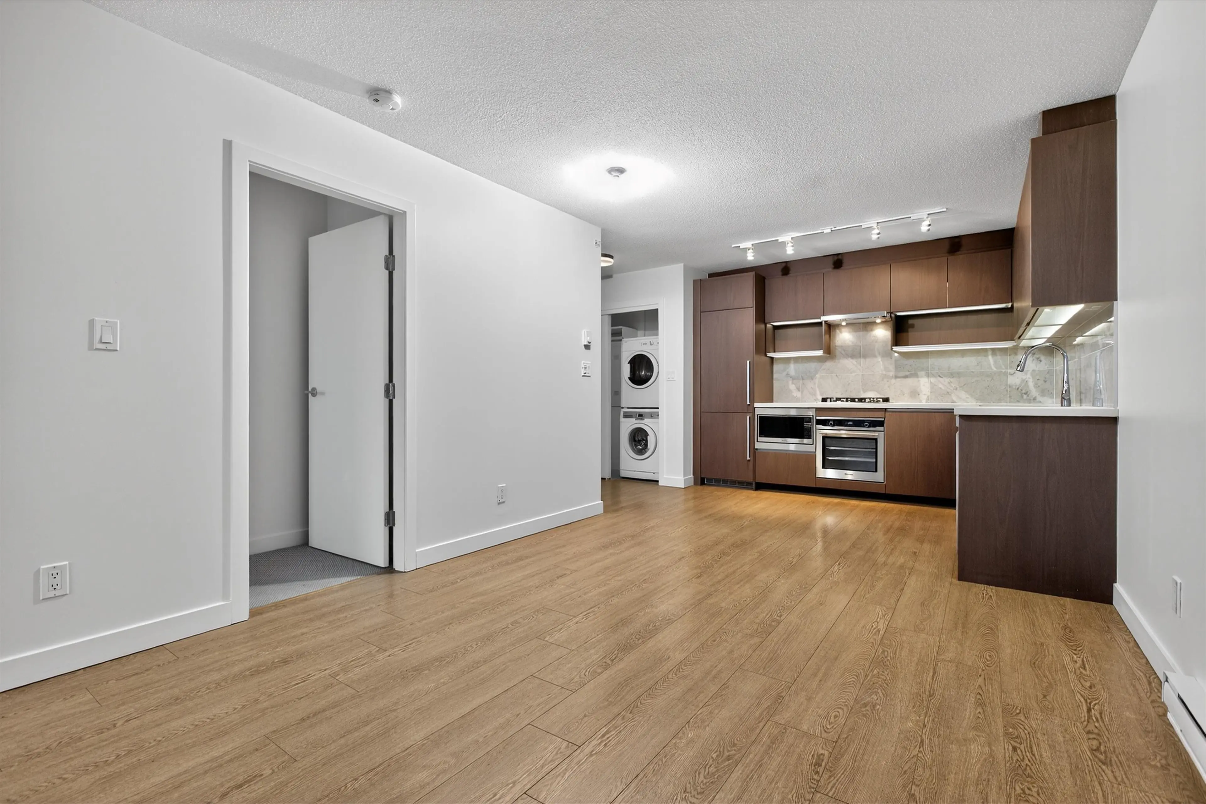 Property at #3008 13696 100 AVENUE, Surrey, BC