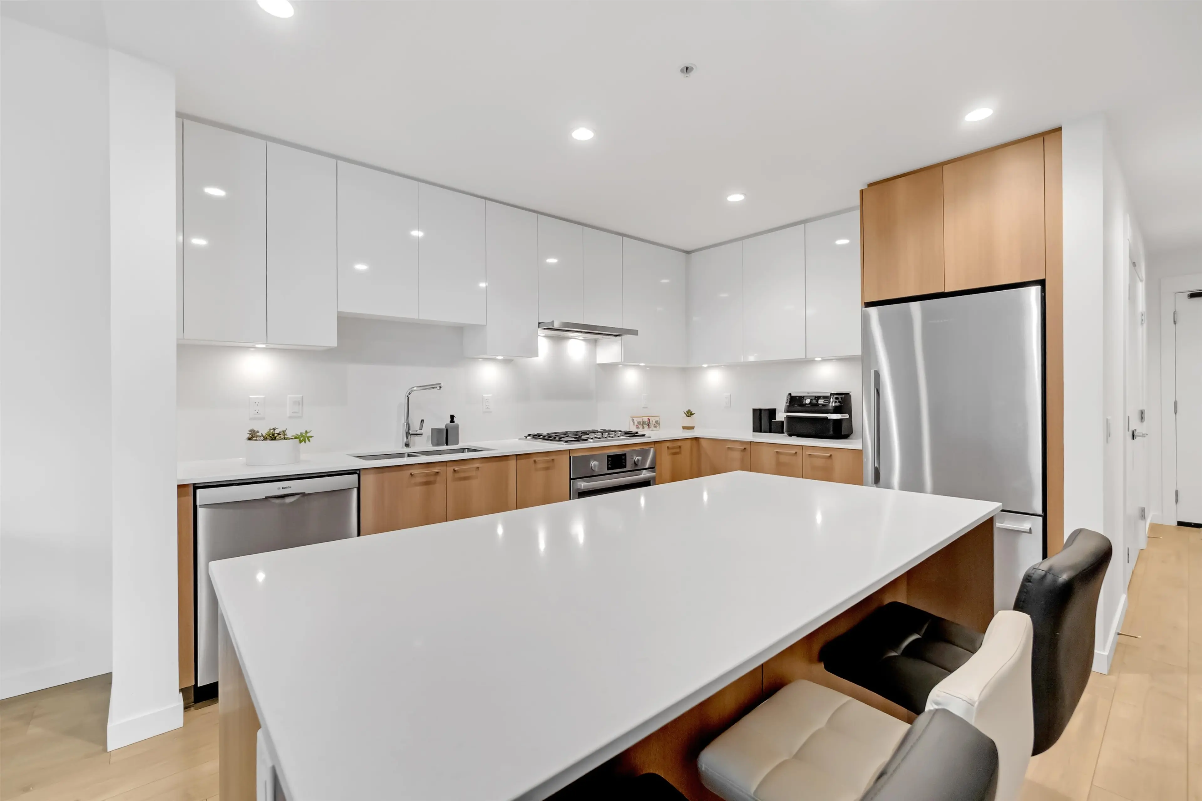 Property at #303 715 W 15 STREET, North Vancouver, BC