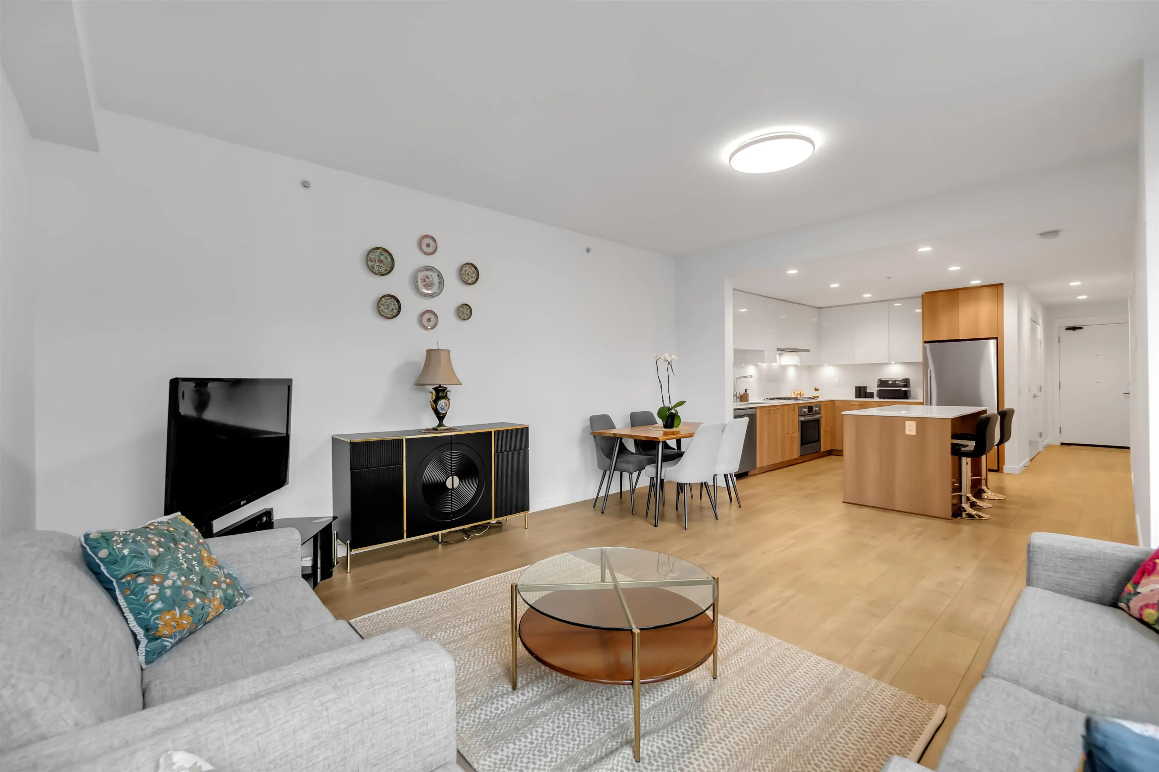 Property at #303 715 W 15 STREET, North Vancouver, BC