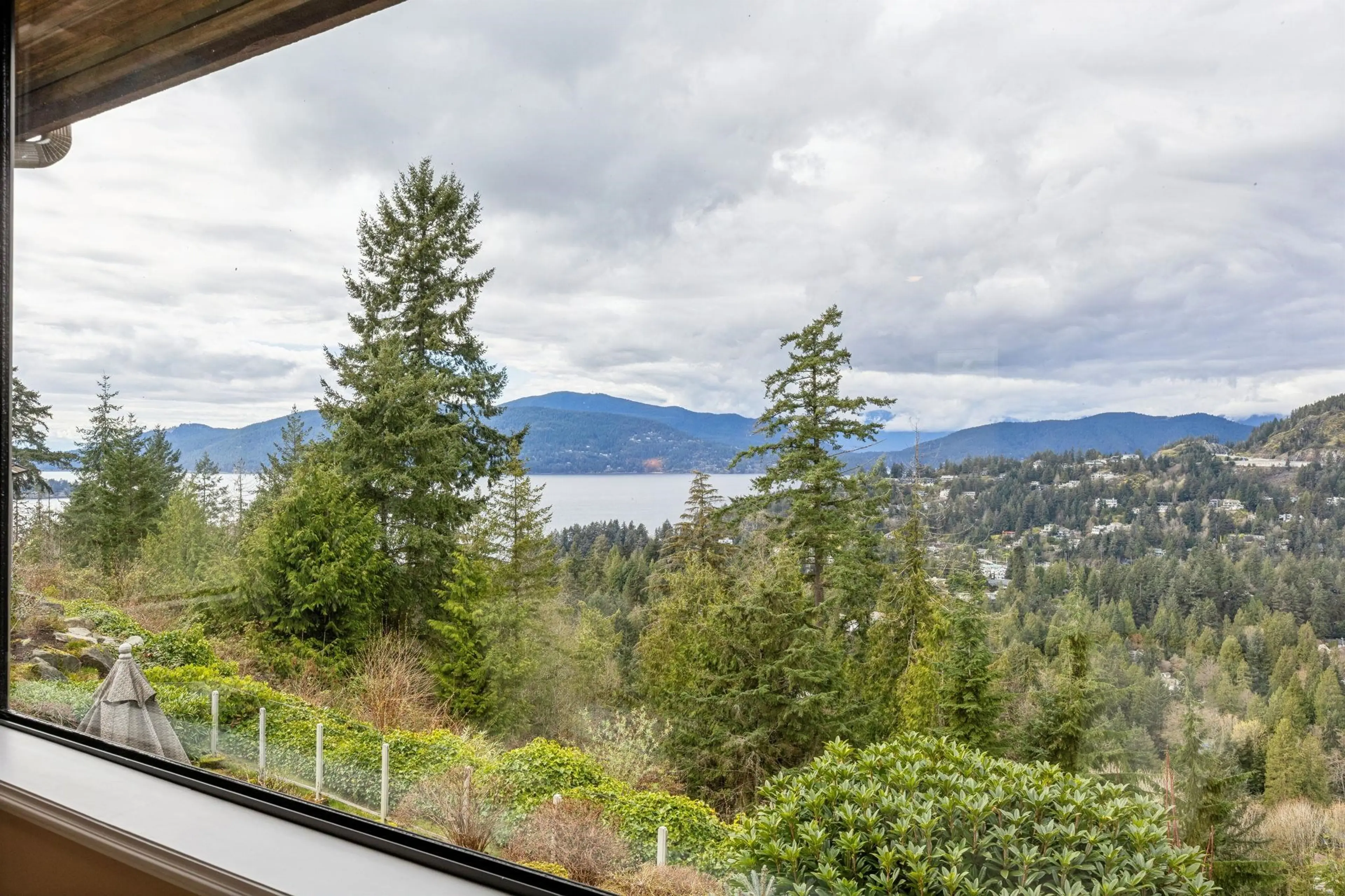 Property at 5180 MEADFEILD ROAD, West Vancouver, BC