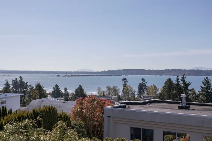 Property at 15662 Semiahmoo Avenue, White Rock, BC